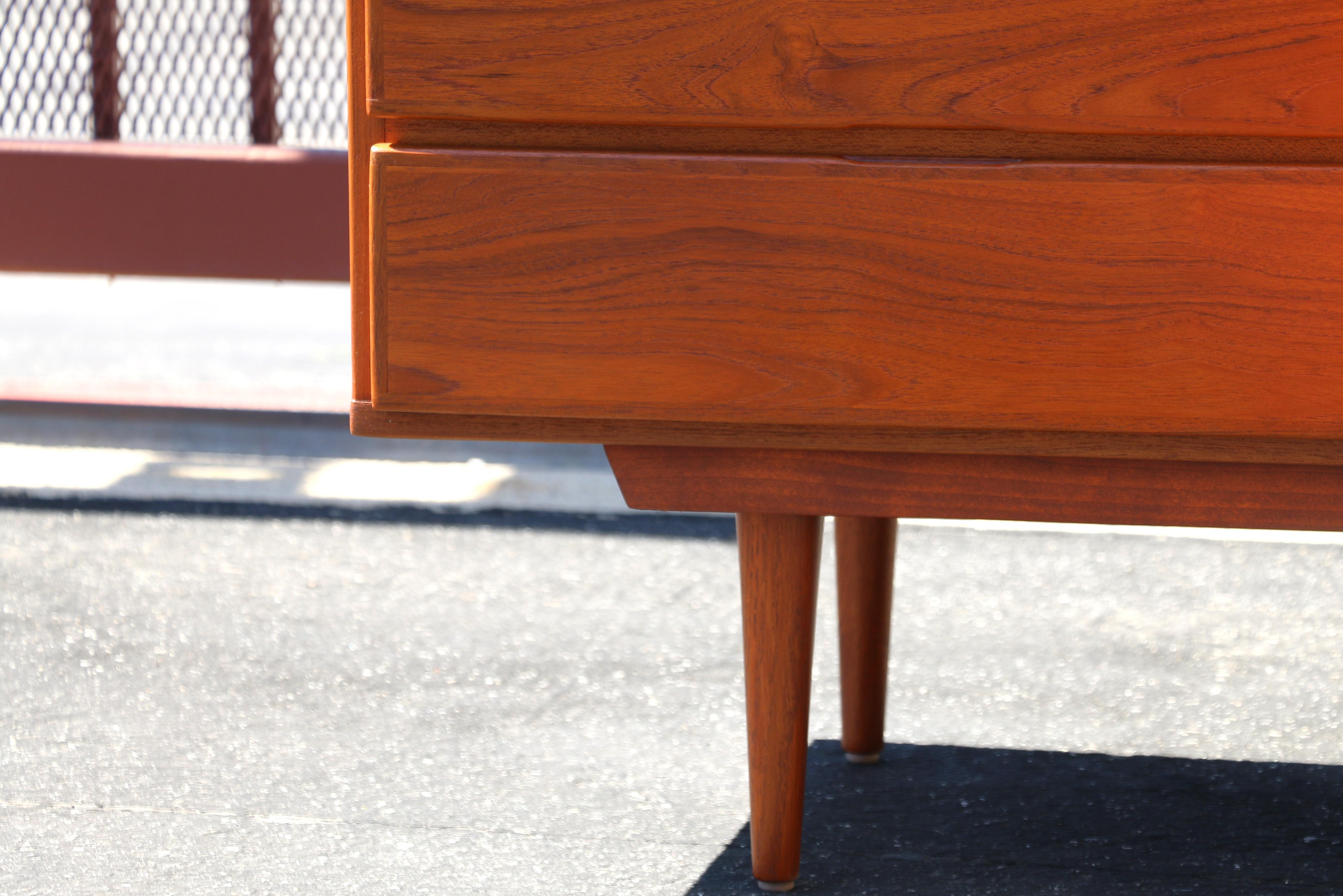 Comò danese moderno a 12 cassetti del Mid Century in vendita 4