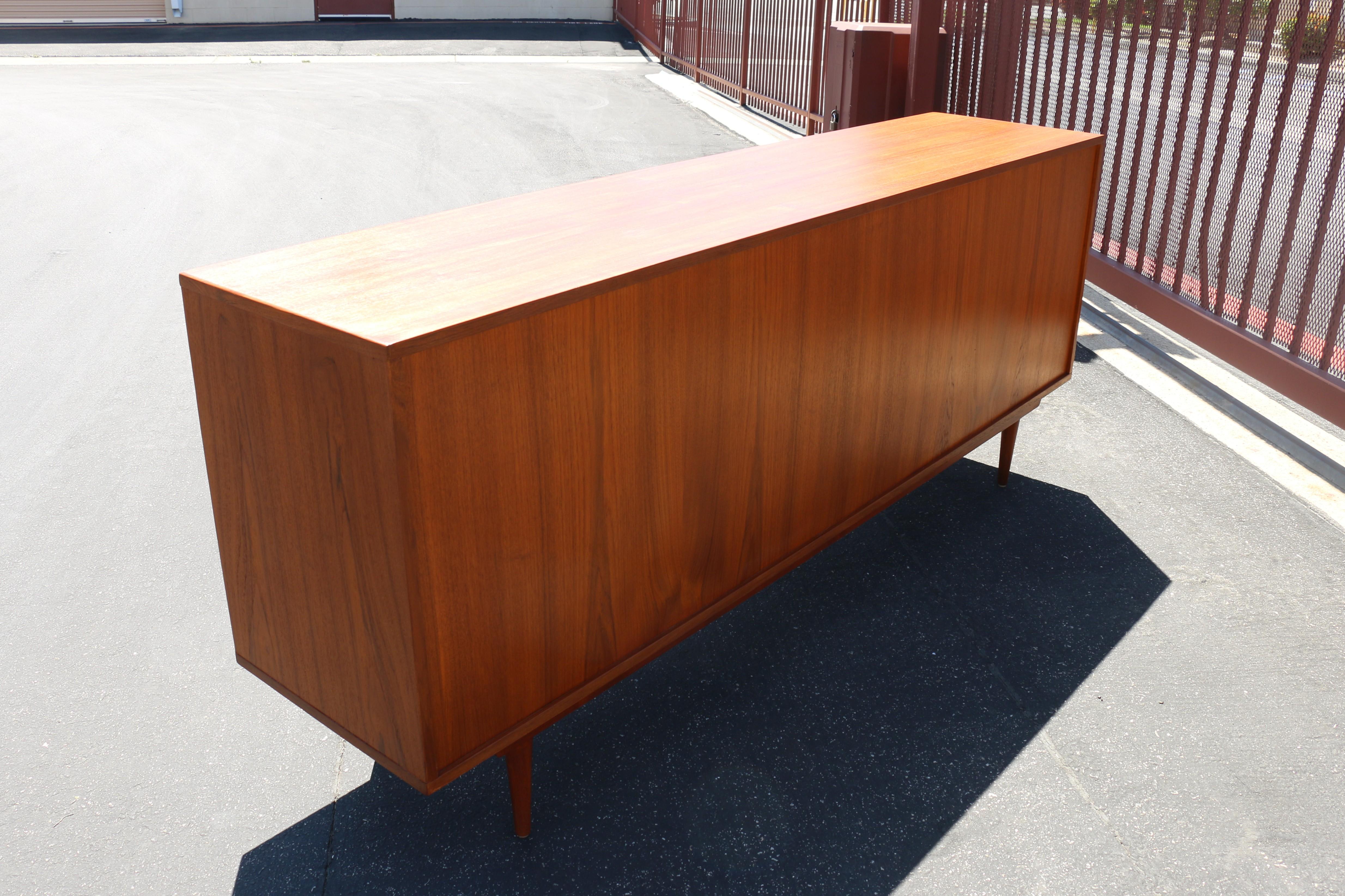 Comò danese moderno a 12 cassetti del Mid Century in vendita 6