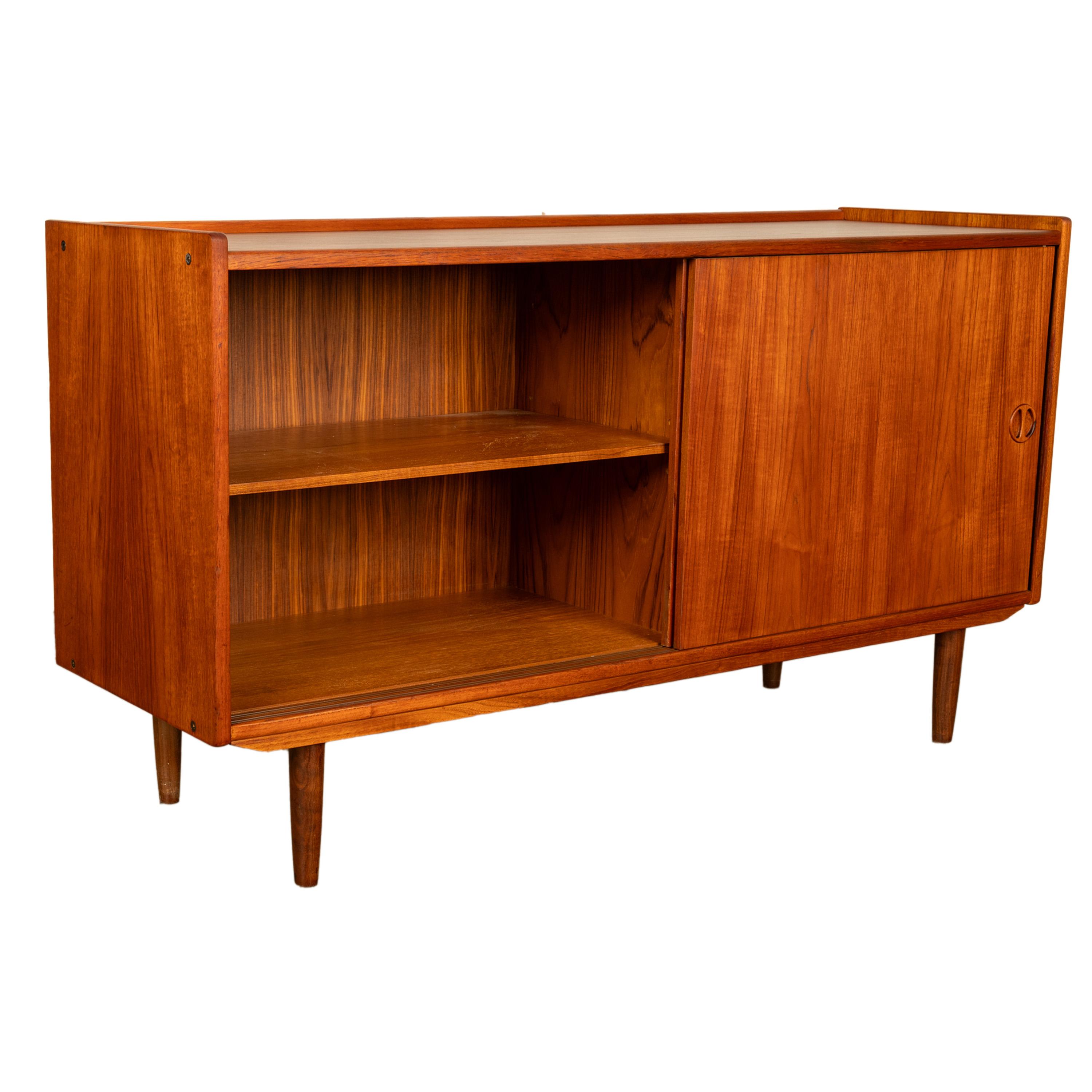 Dänische moderne 2-türige Teakholz-Anrichte/Schrank Jydsk Mobelindustri 1960, Mid-Century Modern 5