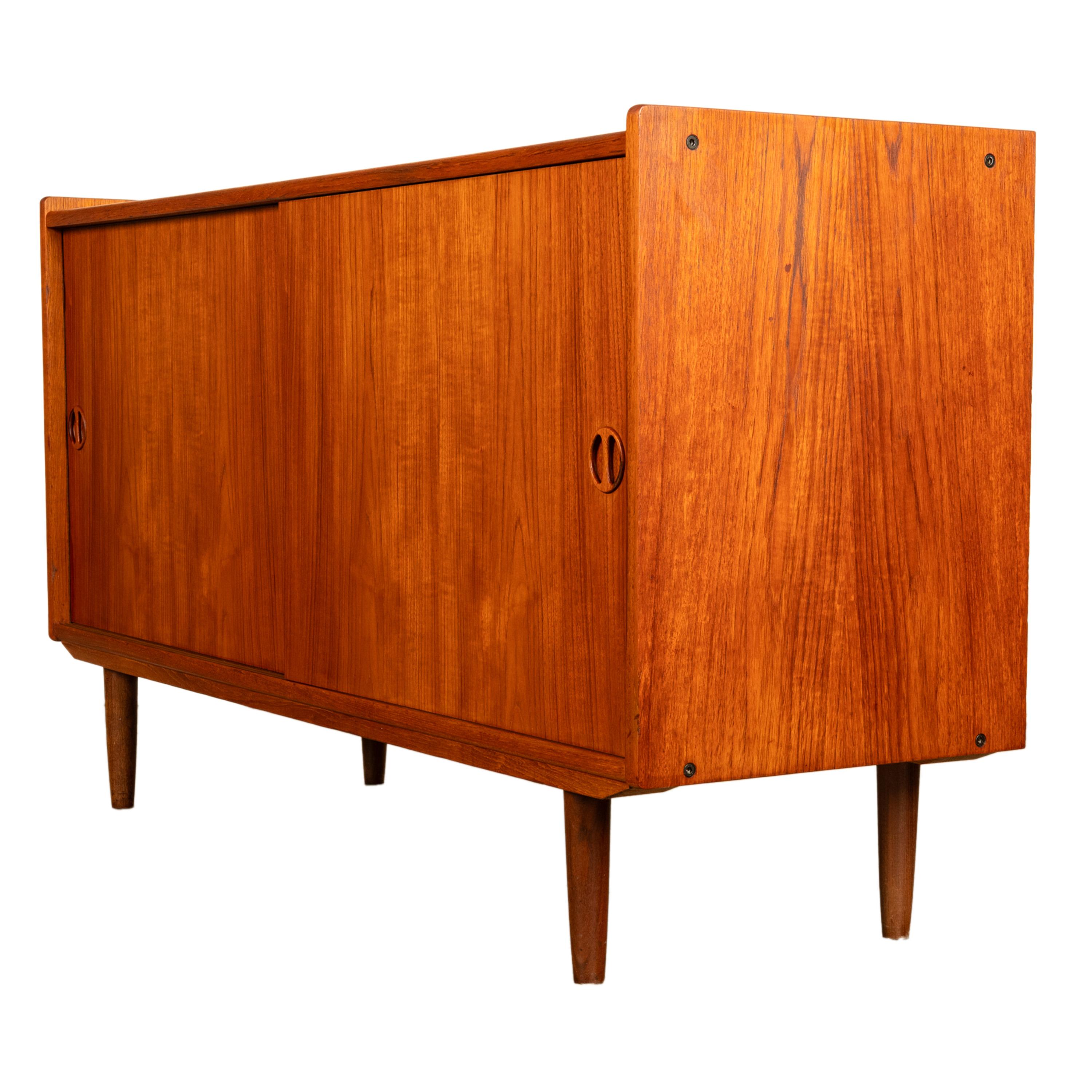 Dänische moderne 2-türige Teakholz-Anrichte/Schrank Jydsk Mobelindustri 1960, Mid-Century Modern 10