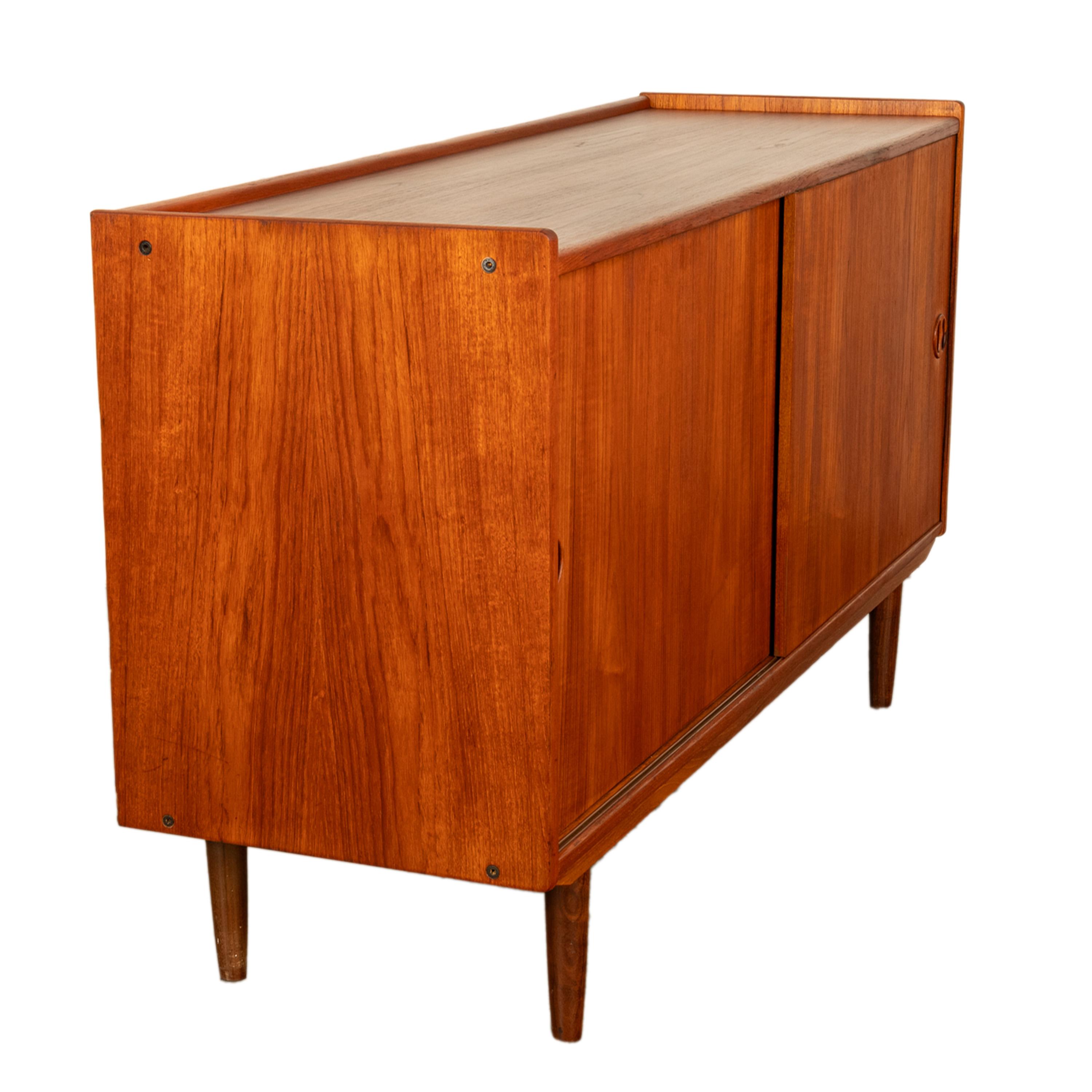 Dänische moderne 2-türige Teakholz-Anrichte/Schrank Jydsk Mobelindustri 1960, Mid-Century Modern 11
