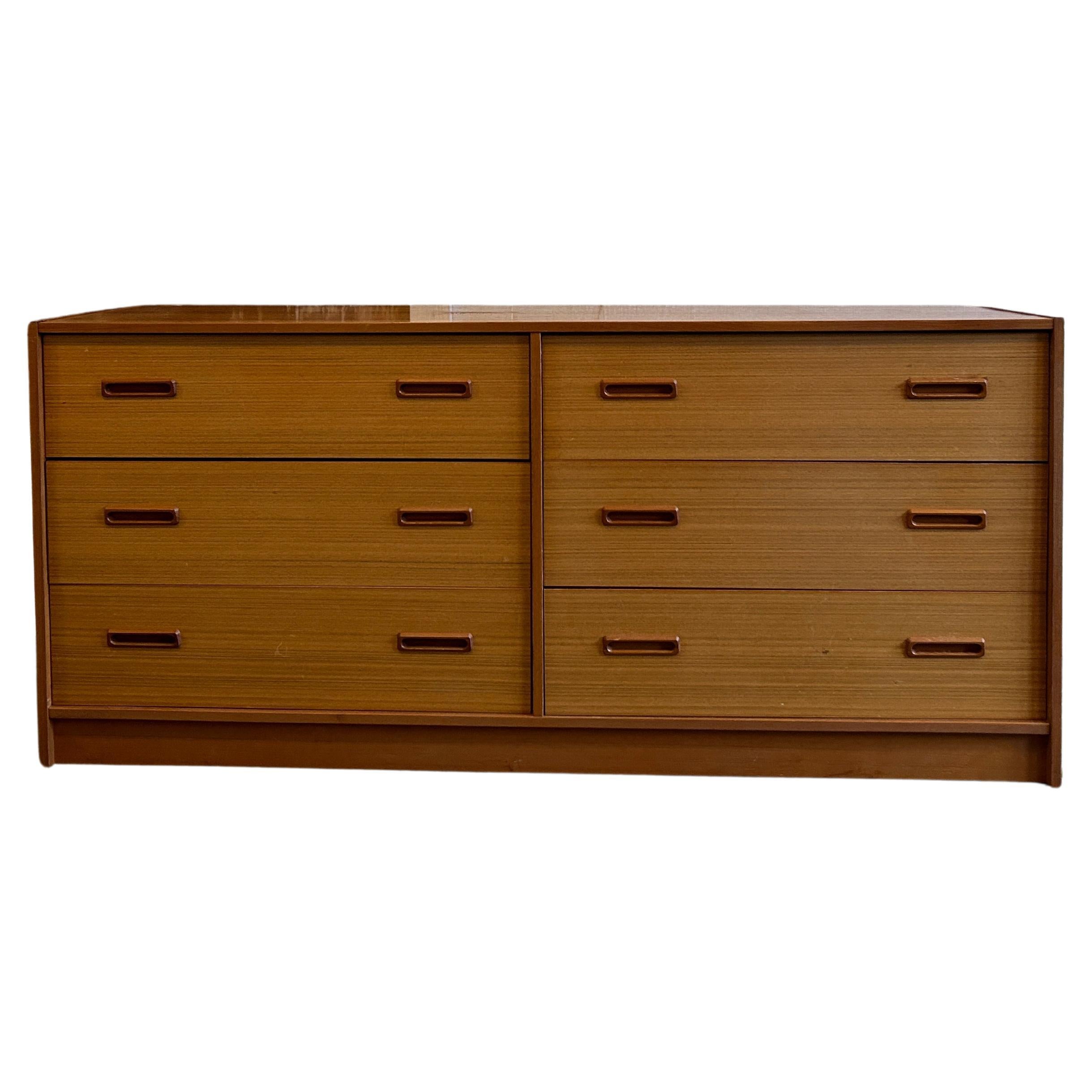 Mid century danish modern 2 tone teak 6 drawer dresser For Sale