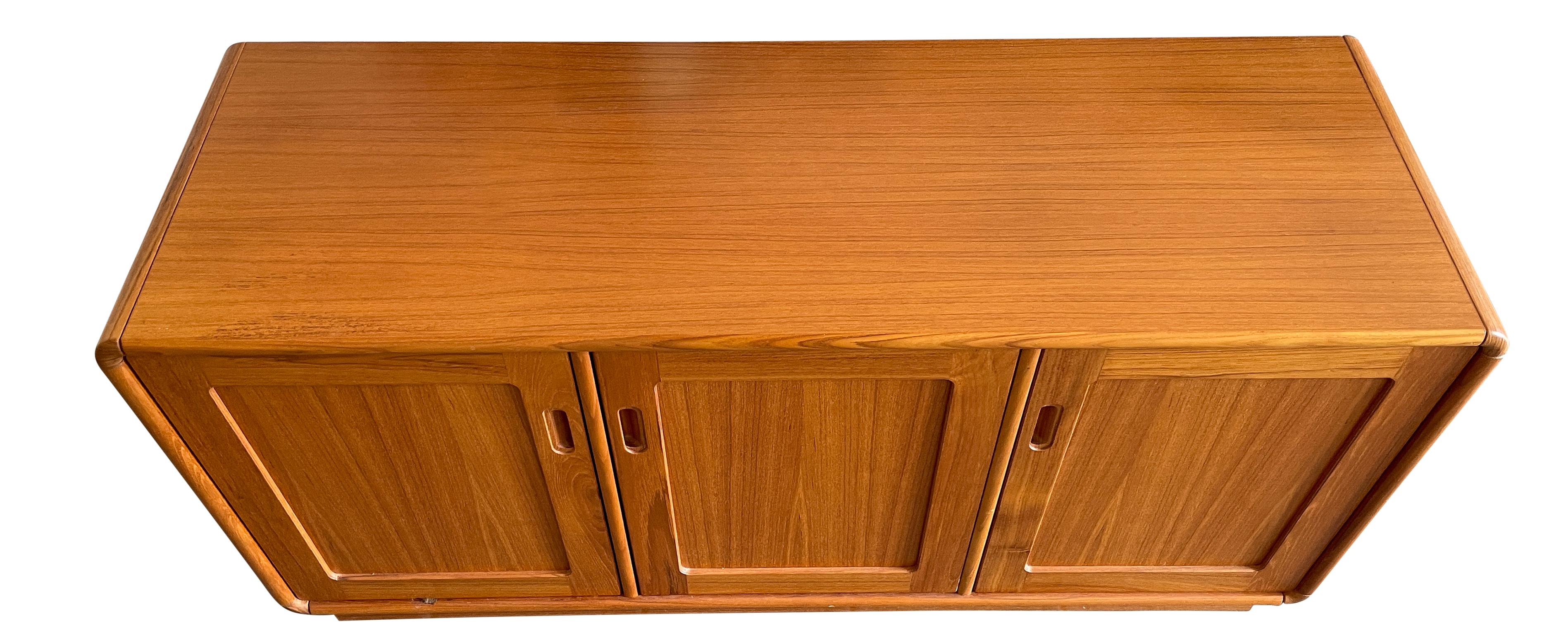 Mid Century Danish Modern 3 Door Teak Credenza Rounded Corners 6 Shelves In Good Condition In BROOKLYN, NY