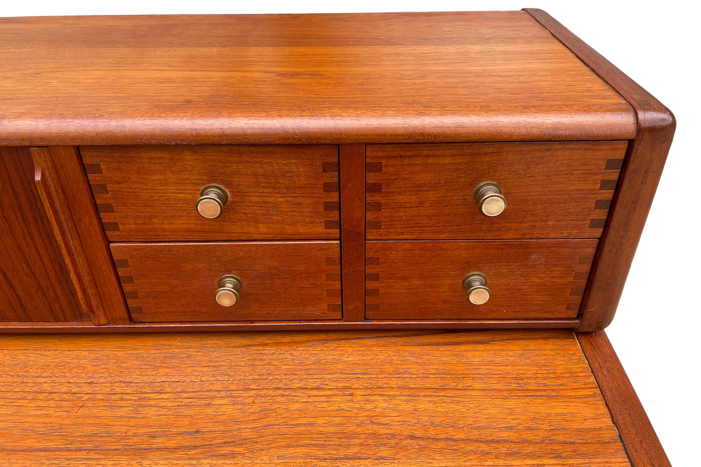 Woodwork Mid Century Danish Modern 3 Drawer Teak Desk with Top Organizer D Scan