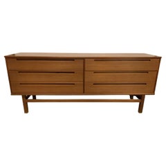Commode basse danoise moderne du milieu du siècle dernier à 6 tiroirs Nils Jonsson