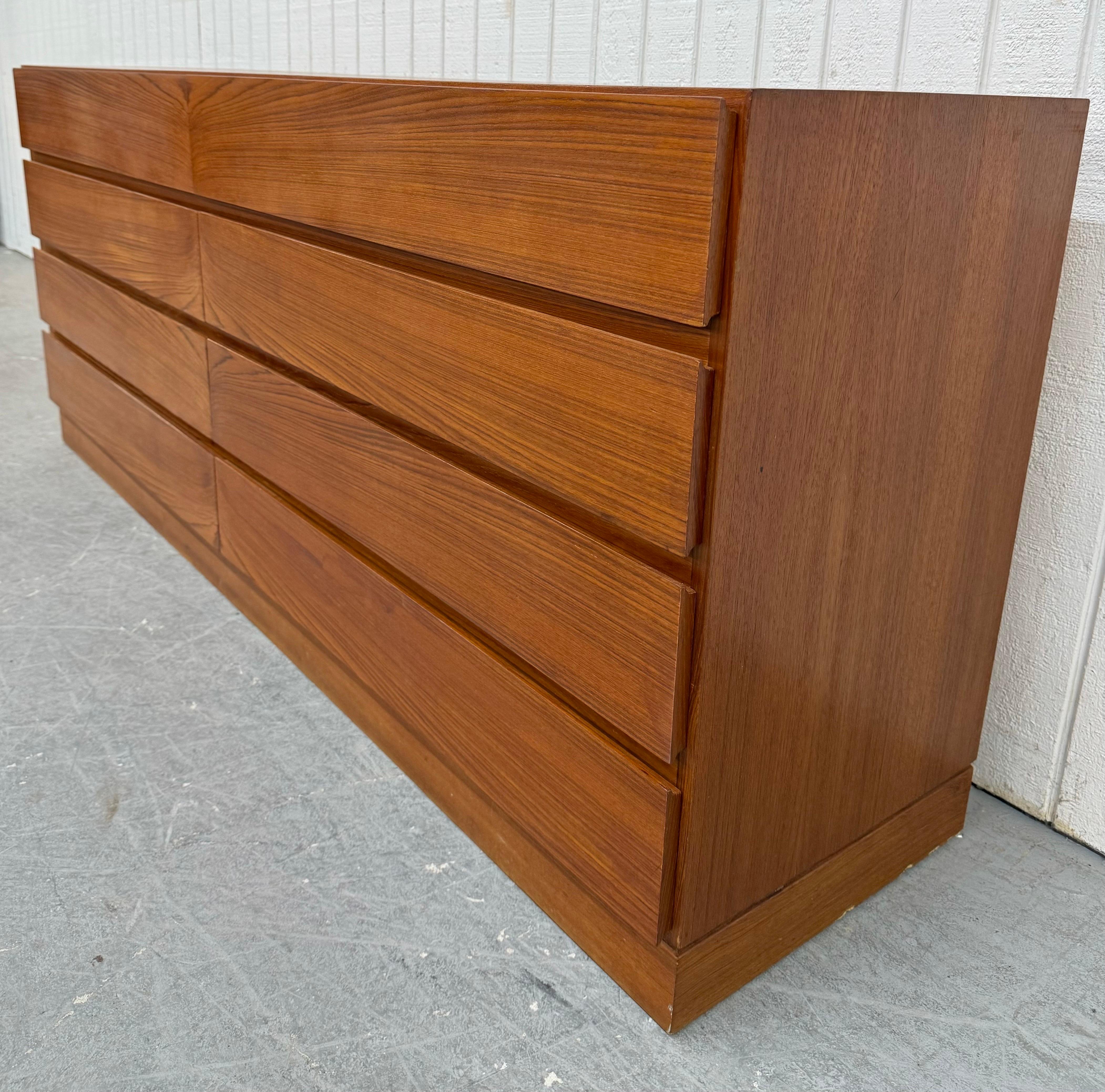 Mid-Century Modern Mid-Century Danish Modern 8-Drawer Teak Dresser