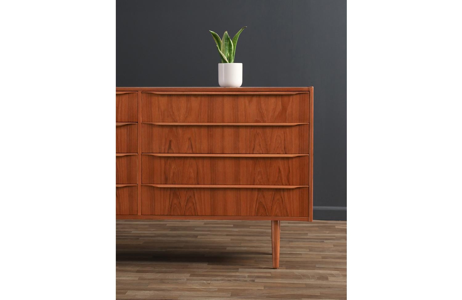 Mid-20th Century Mid-Century Danish Modern 8-Drawer Teak Dresser