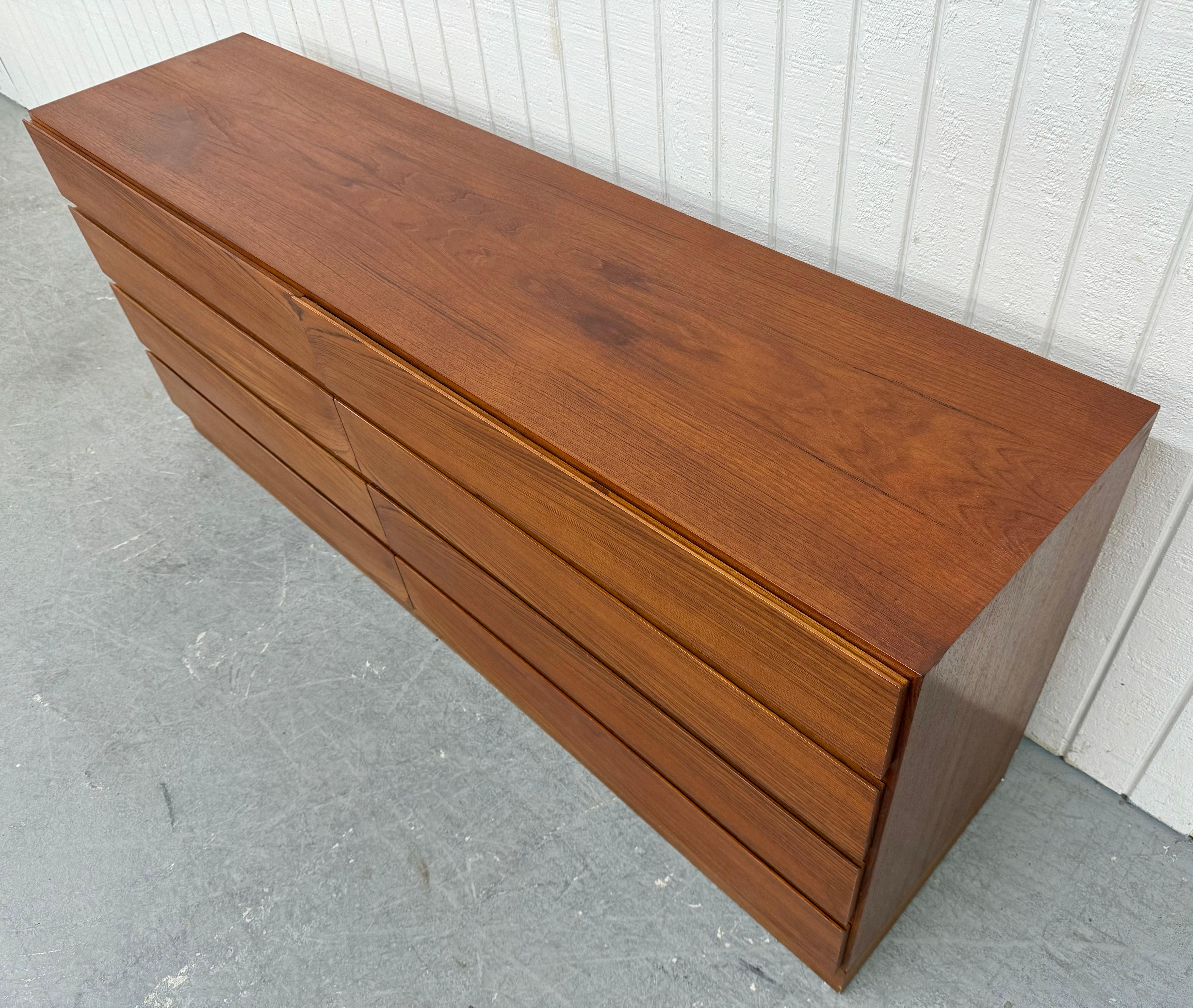 Wood Mid-Century Danish Modern 8-Drawer Teak Dresser