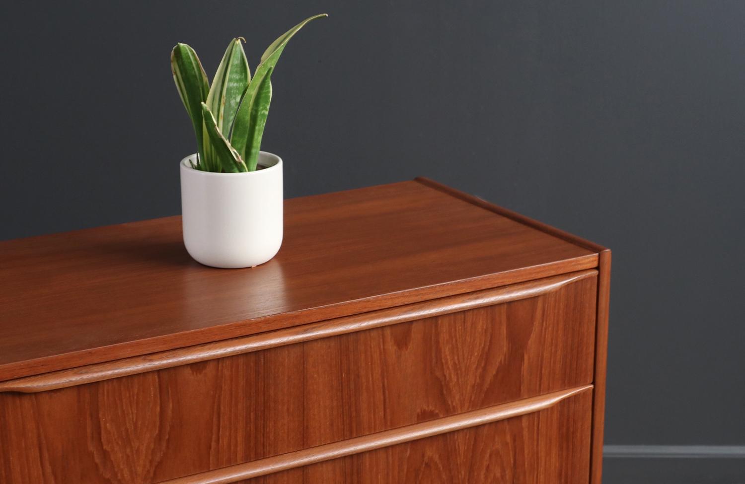 Mid-Century Danish Modern 8-Drawer Teak Dresser 1