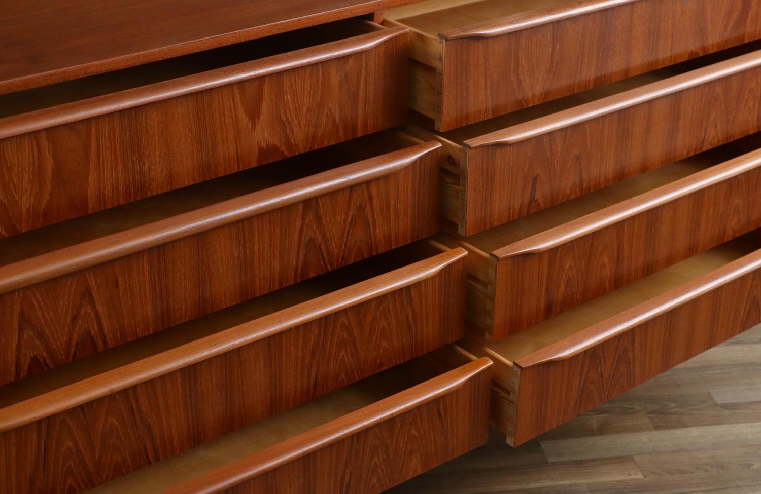 Mid-Century Danish Modern 8-Drawer Teak Dresser 2