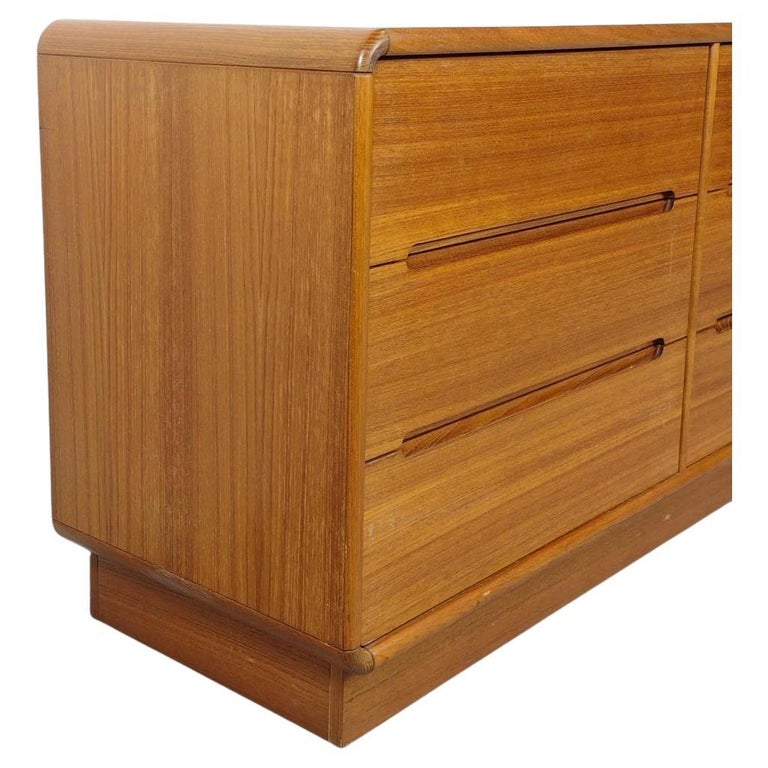 Mid Century Danish Modern 9 Drawer Teak Dresser Credenza Rounded