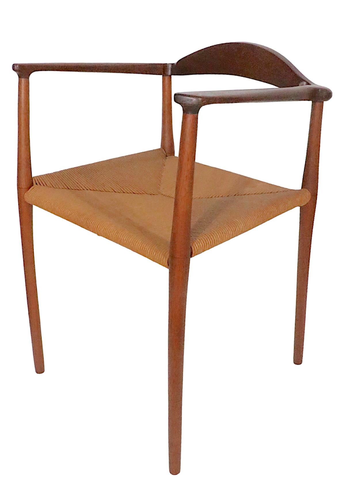 Mid Century Danish Modern Arm Dining Chair in Walnut with Rope Seat, circa 1950s In Good Condition In New York, NY