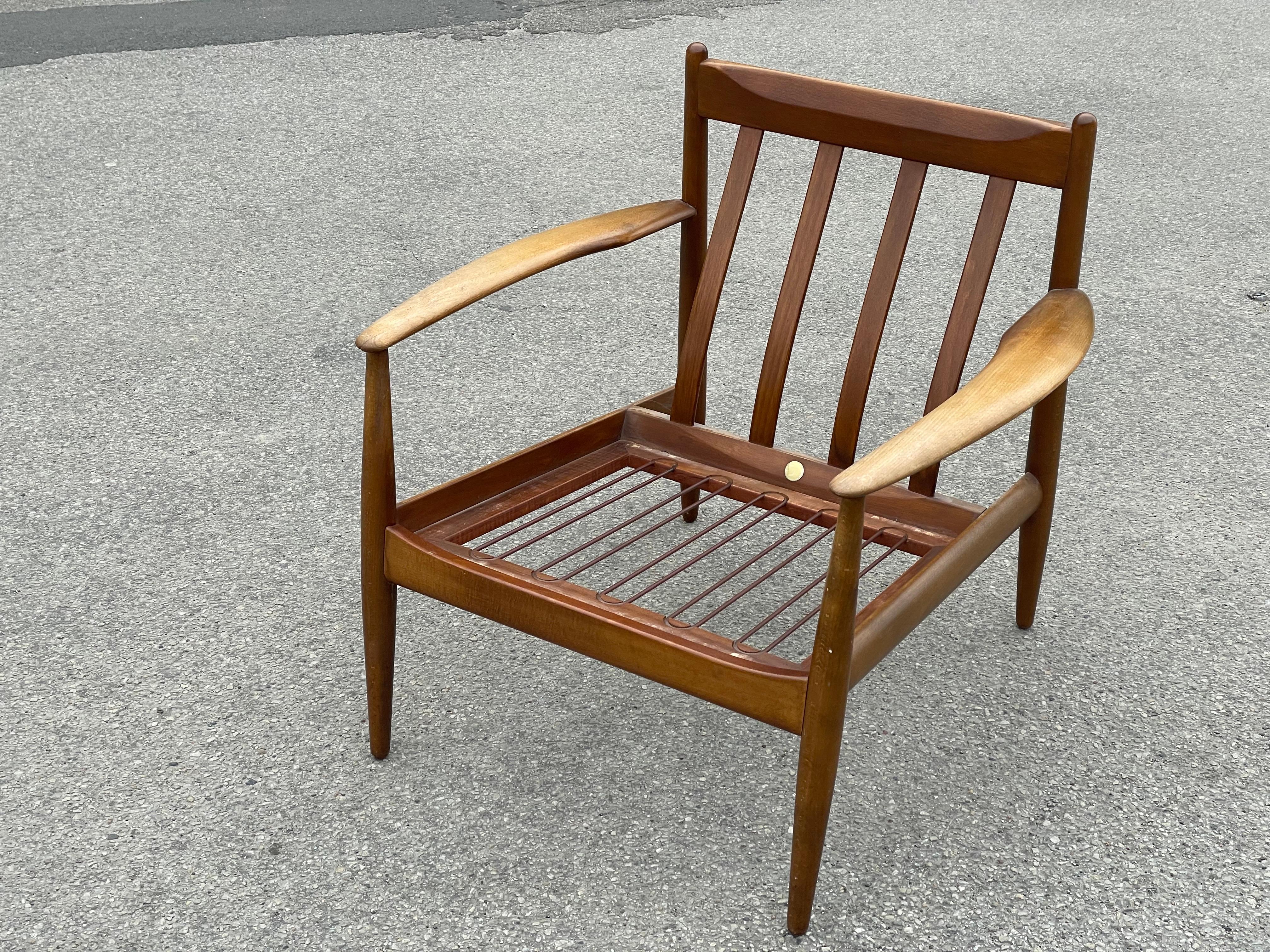 Mid-Century Danish Modern Armchair by Grete Jalk for France & Søn, 1960s For Sale 4