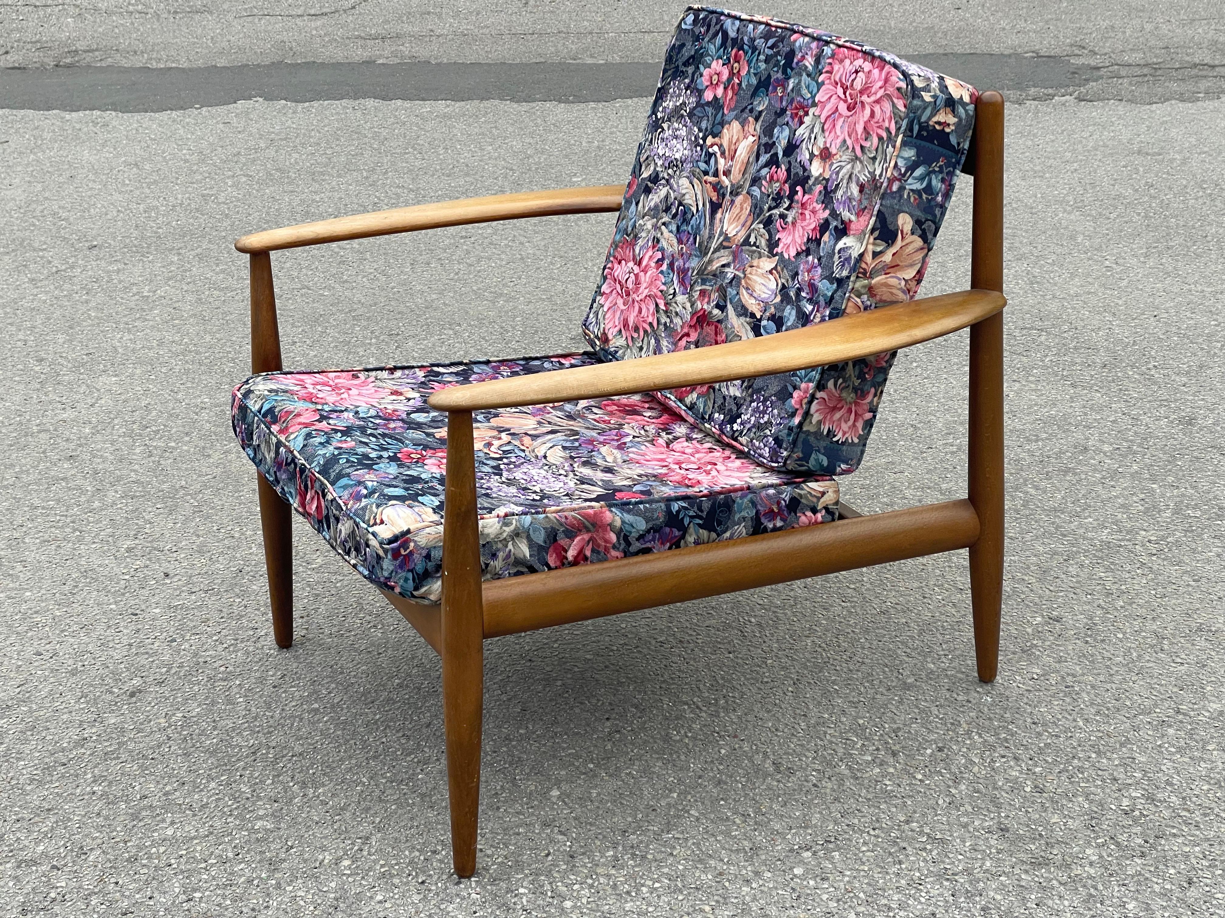 Teak Mid-Century Danish Modern Armchair by Grete Jalk for France & Søn, 1960s For Sale