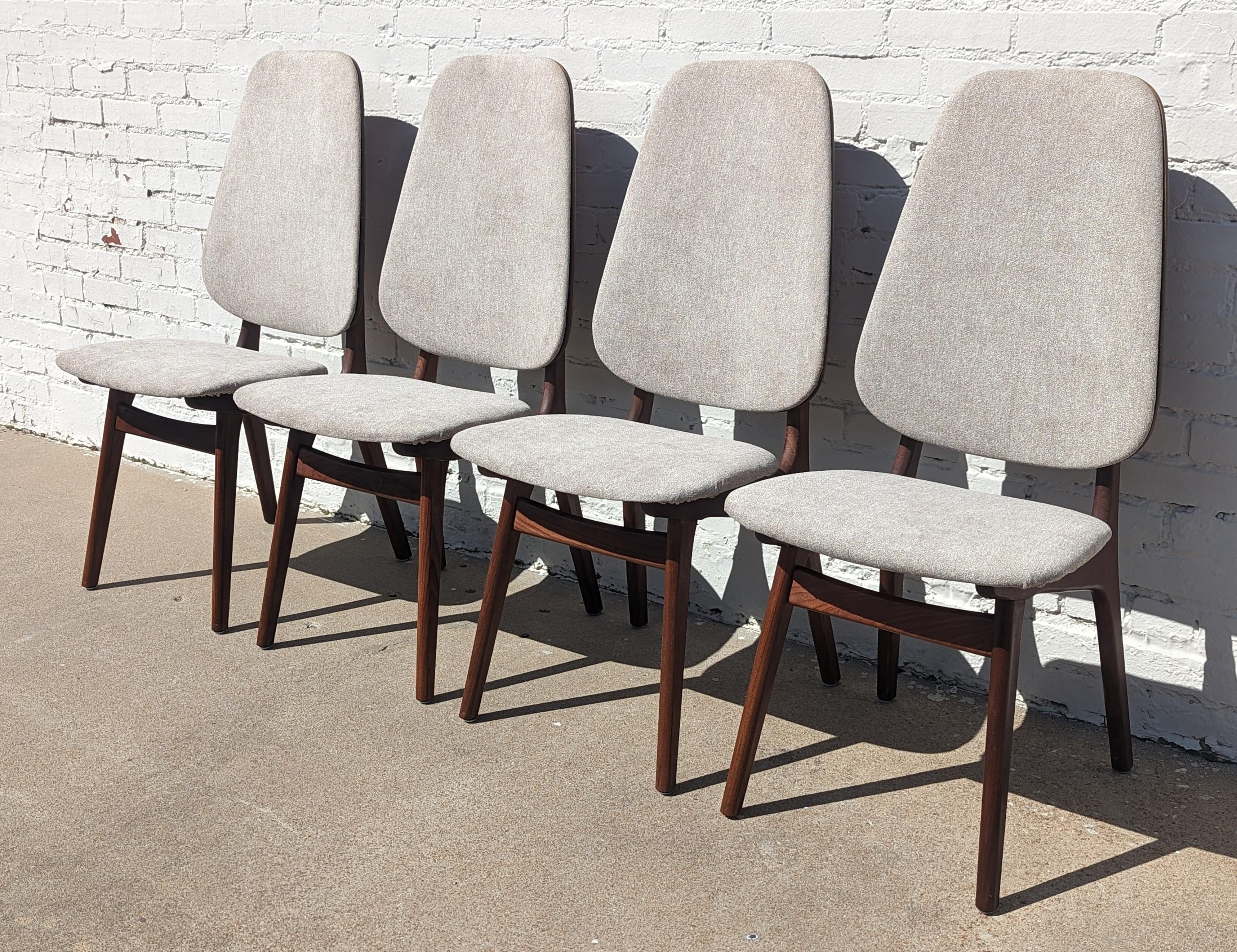 Mid Century Danish Modern Arne Hovmand Olsen Dining Chairs  For Sale 4