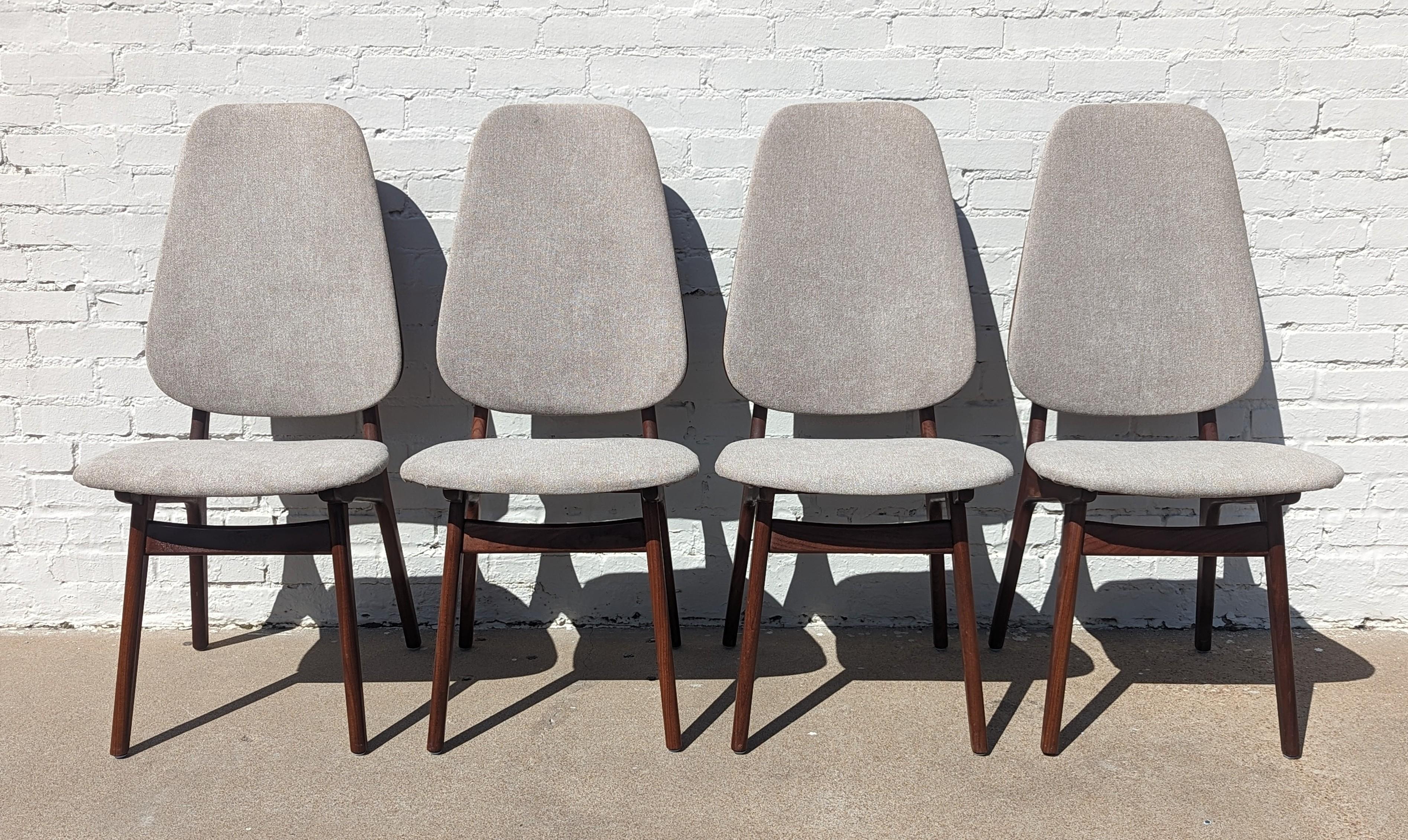 Mid Century Danish Modern Arne Hovmand Olsen Dining Chairs  For Sale 3