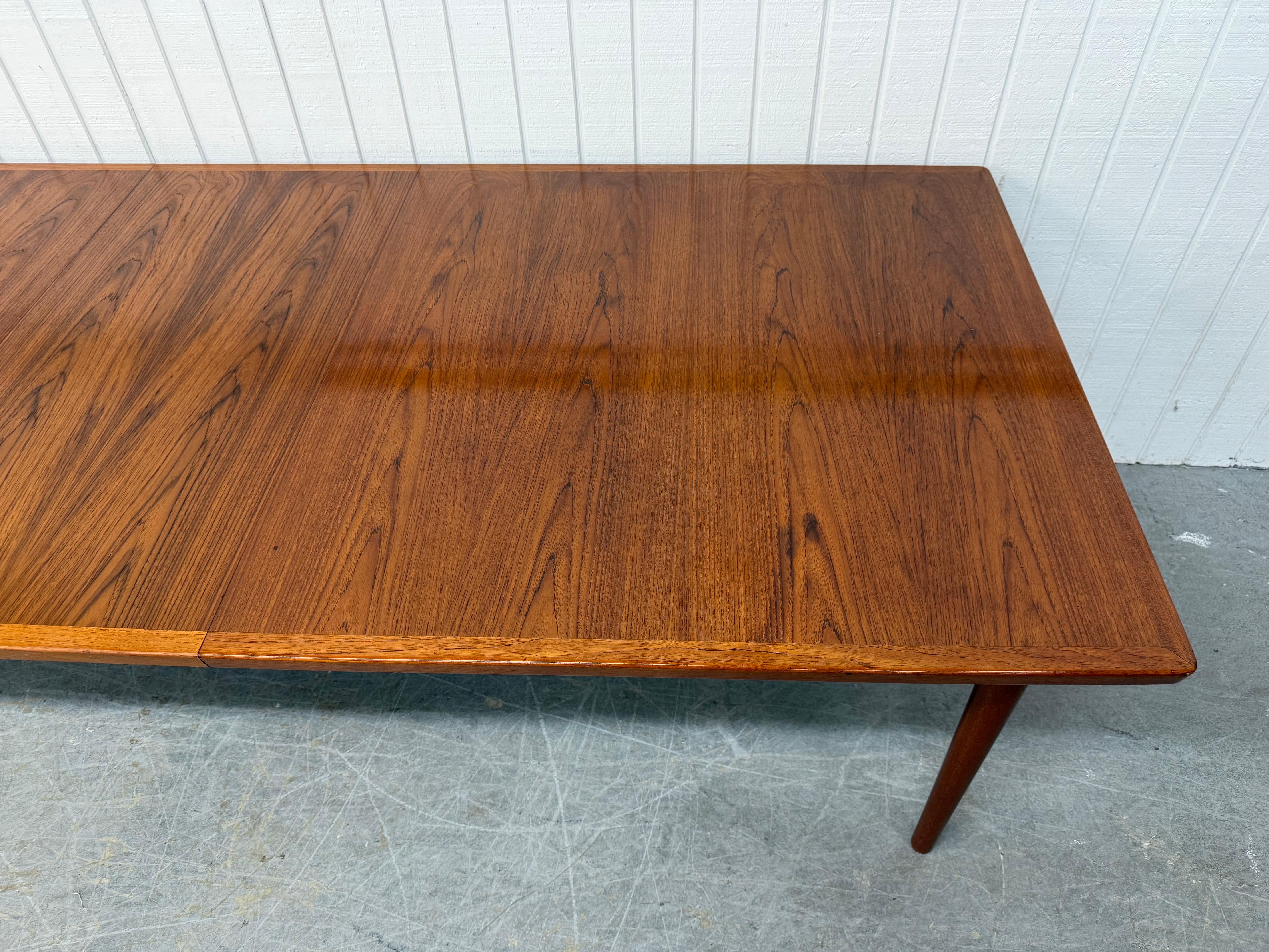 Table de salle à manger en teck de style moderne danois du milieu du siècle Arne Vodder en vente 5