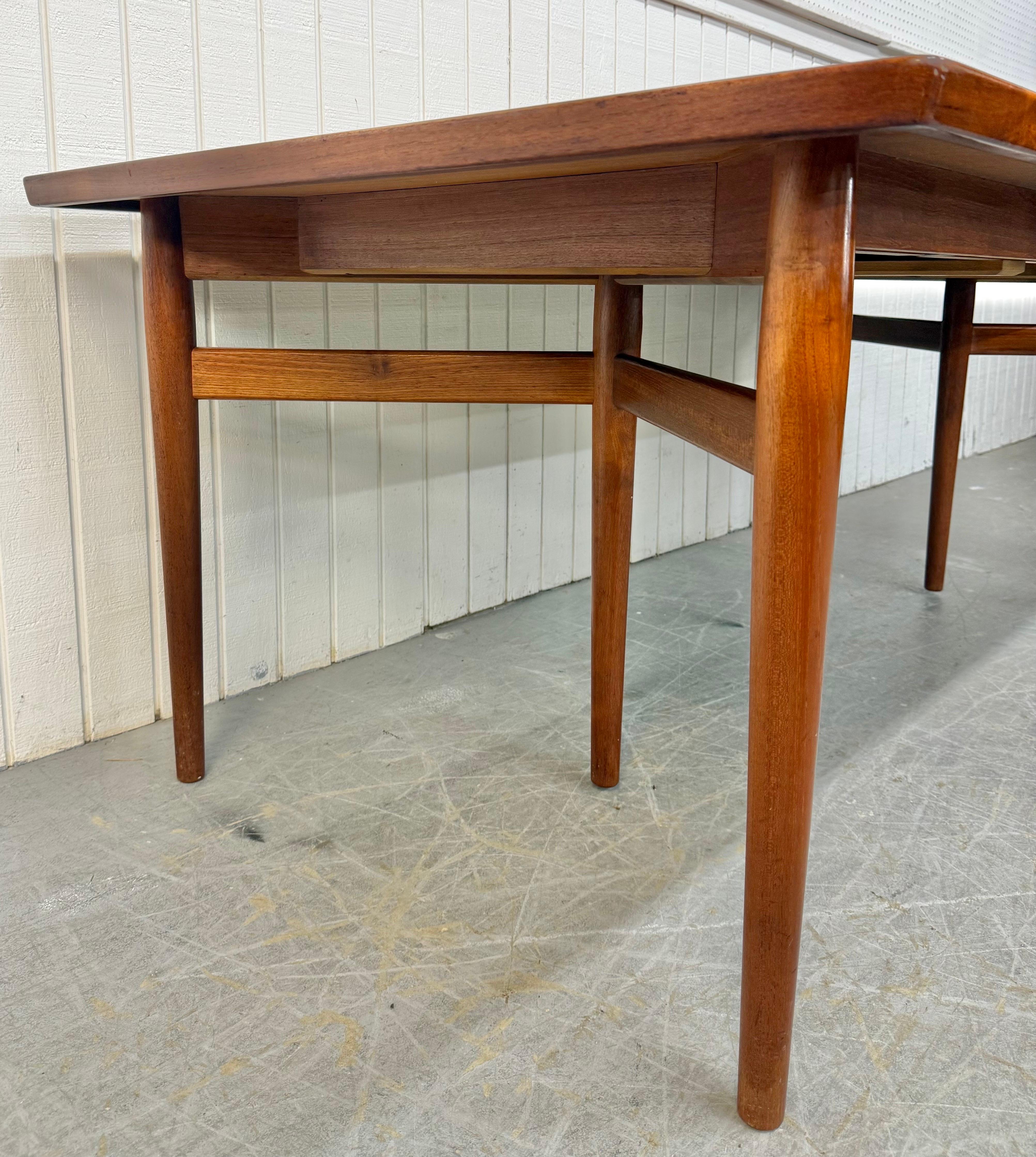 Table de salle à manger en teck de style moderne danois du milieu du siècle Arne Vodder en vente 6
