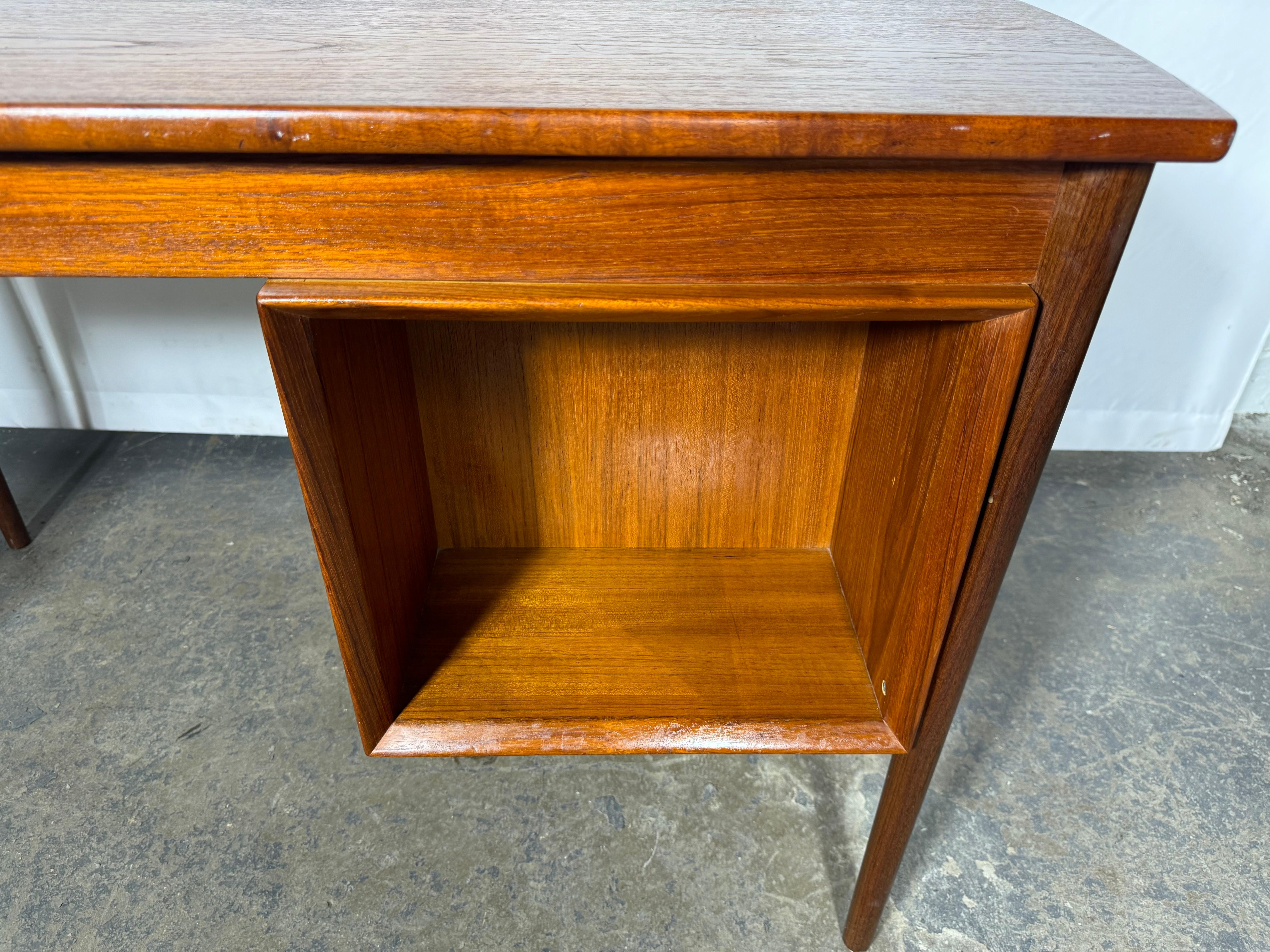 Mid Century Danish Modern Arne Vodder Teak Drop Leaf Desk / Denmark 5