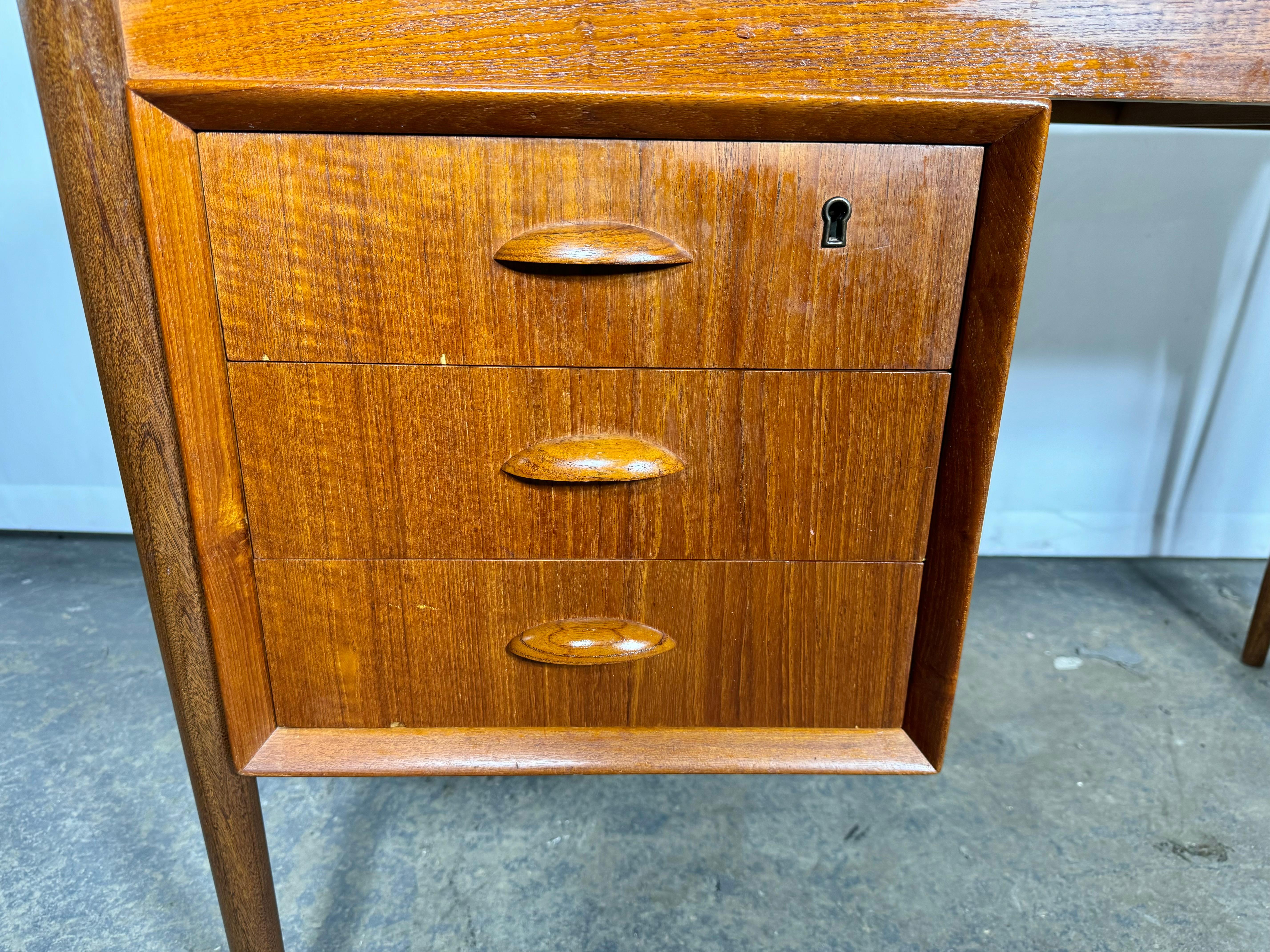 Mid Century Danish Modern Arne Vodder Teak Drop Leaf Desk / Denmark 7