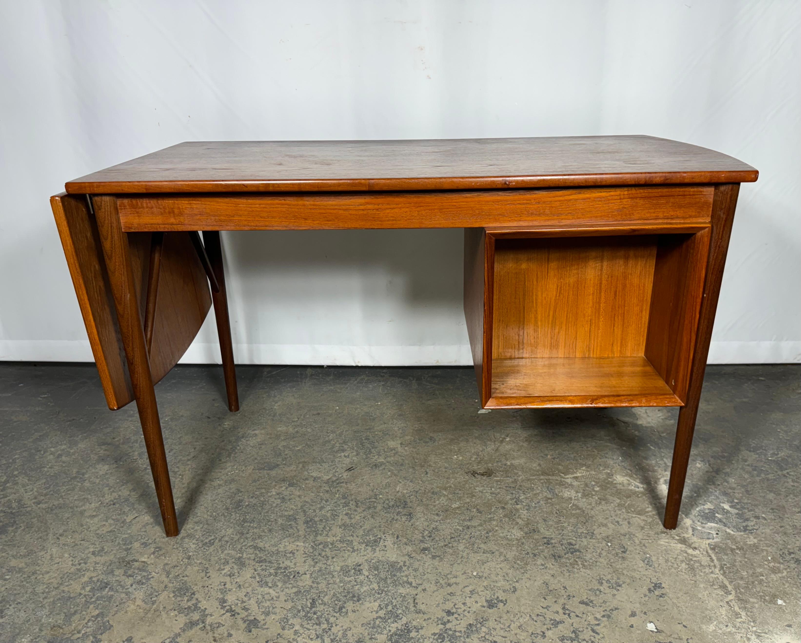Mid Century Danish Modern Arne Vodder Teak Drop Leaf Desk / Denmark 4