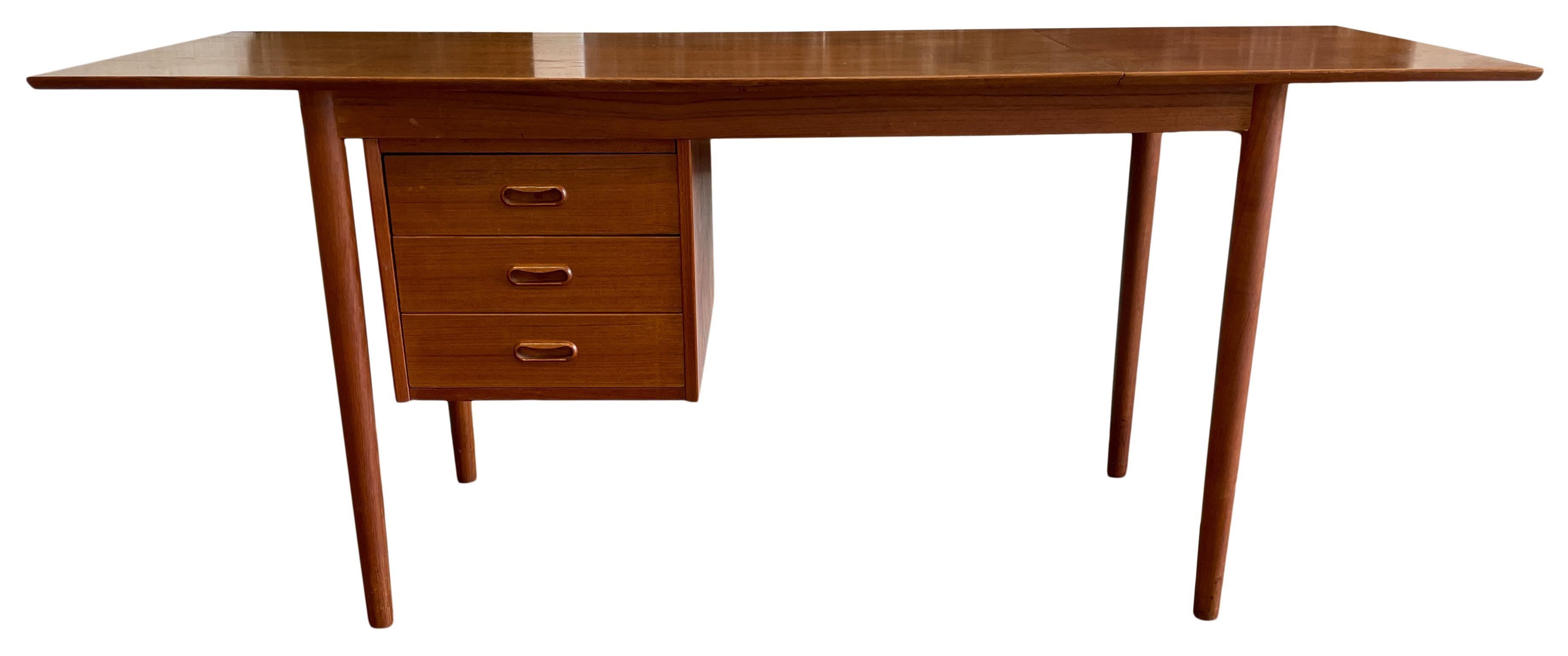 Scrivania a ribalta in teak di Arne Vodder in stile danese moderno di metà secolo per H. H. Sigh Danimarca in vendita 3