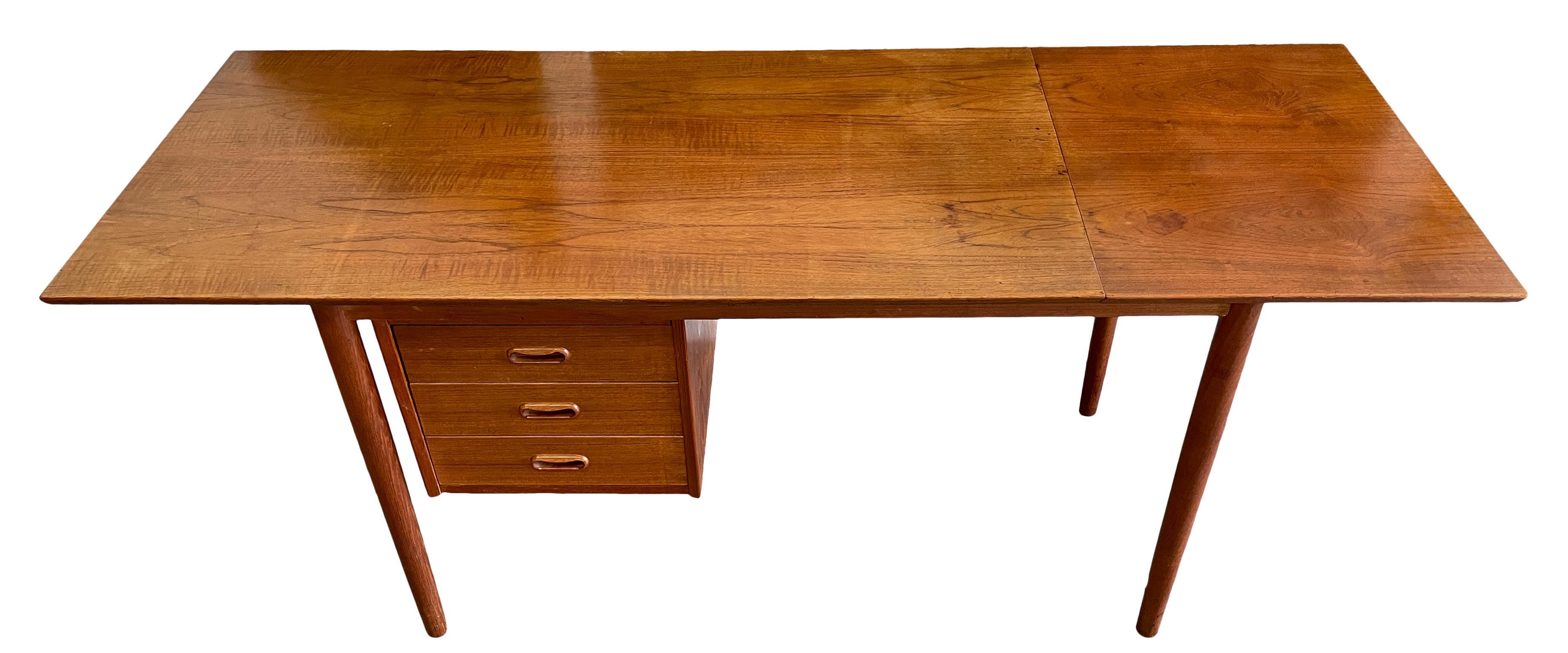 Scrivania a ribalta in teak di Arne Vodder in stile danese moderno di metà secolo per H. H. Sigh Danimarca in vendita 4