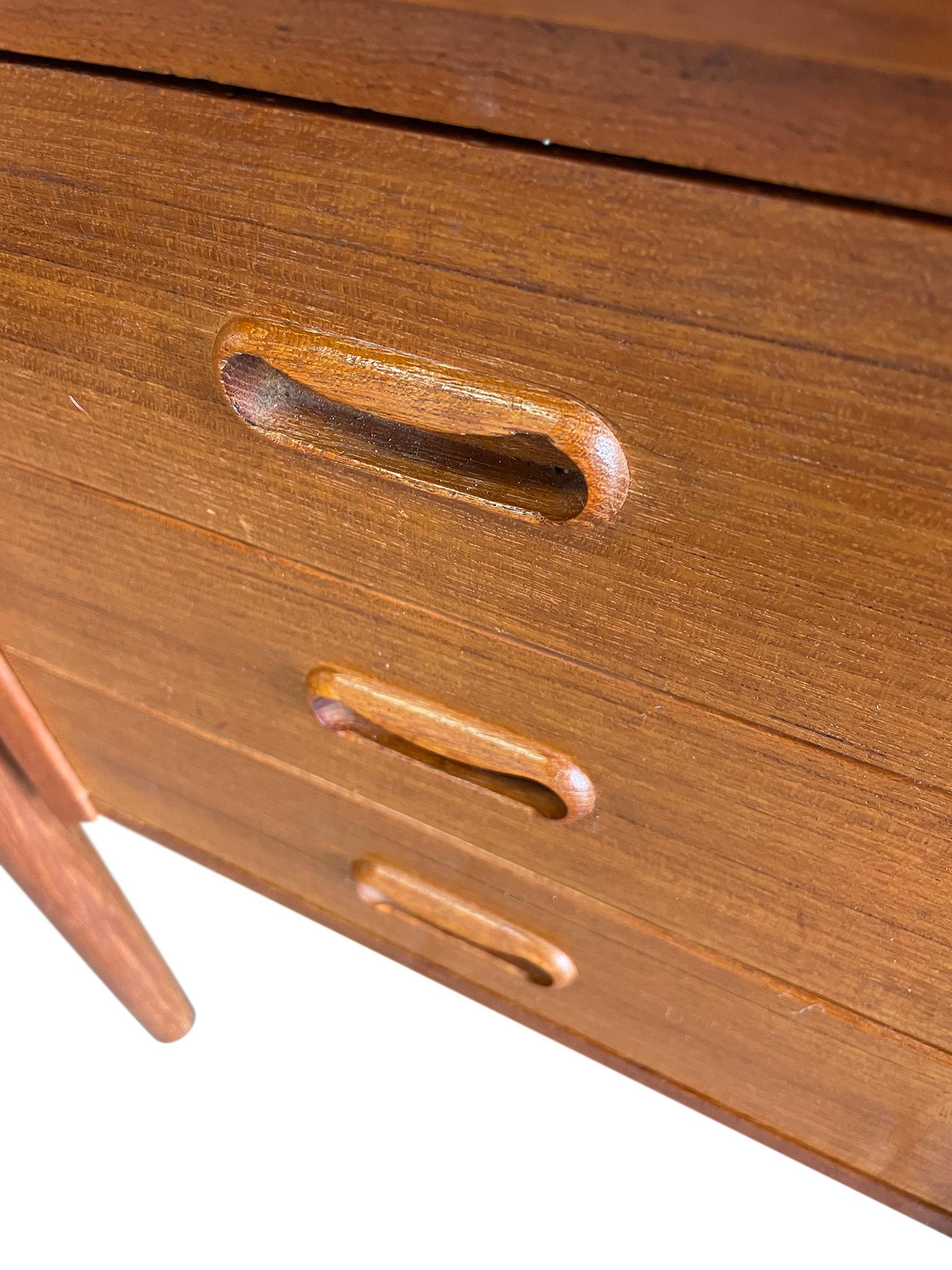Danese Scrivania a ribalta in teak di Arne Vodder in stile danese moderno di metà secolo per H. H. Sigh Danimarca in vendita