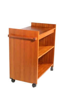 Chariot de service de bar moderne danois du milieu du siècle par PBJ Mobler c. 1970's.