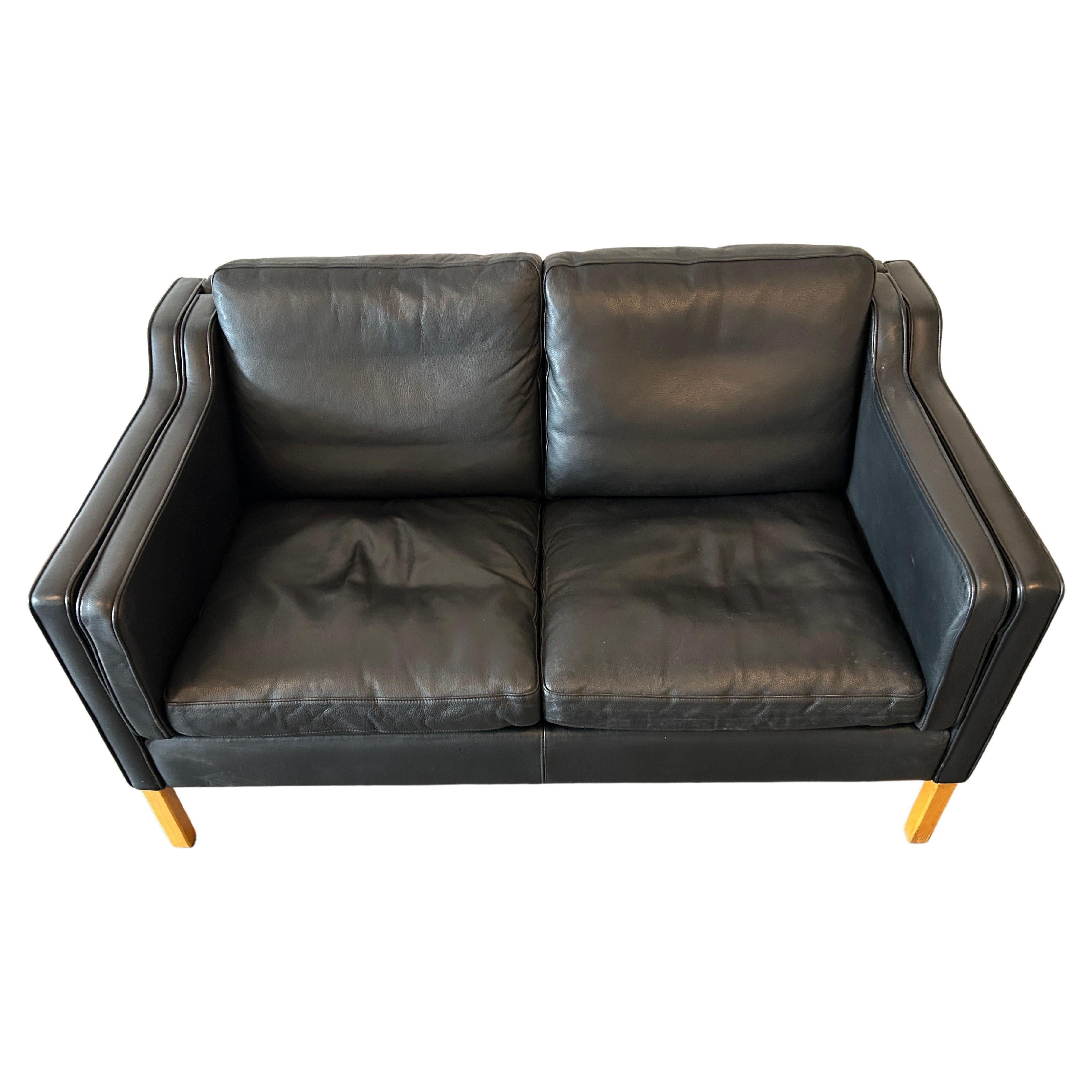 Mid Century Danish Modern Beautiful Black Leather 2 Seat Sofa Birch Legs In Good Condition In BROOKLYN, NY