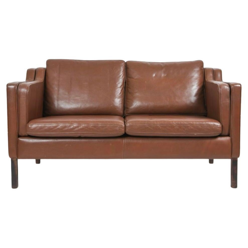 Mid Century Danish Modern Beautiful Brown Leather 2 Seat Sofa loveseat For Sale