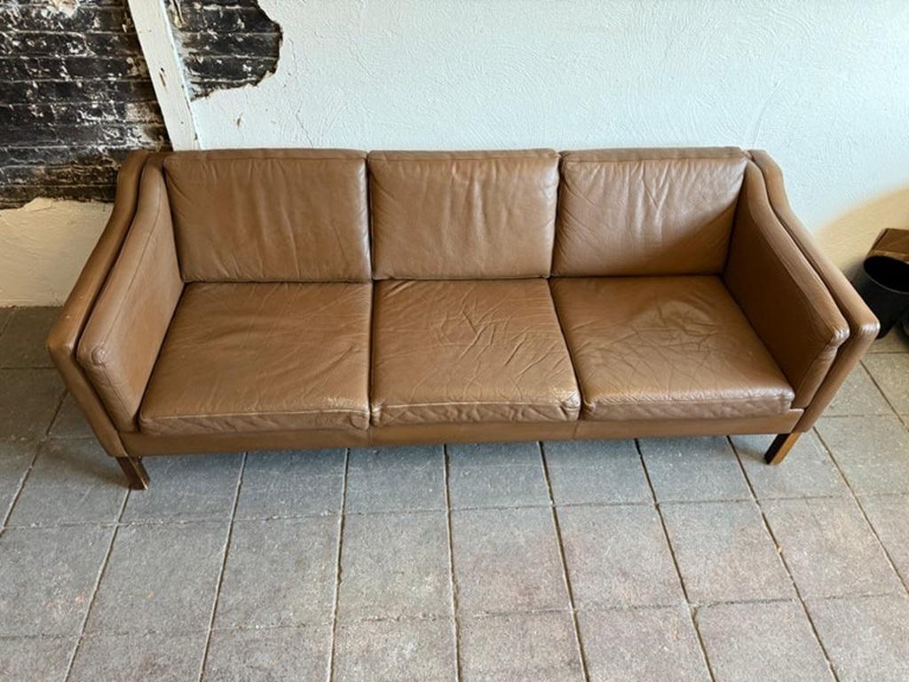 Mid Century Danish Modern Beautiful Brown Leather 3 Seat Sofa wood Legs In Good Condition In Brooklyn, NY