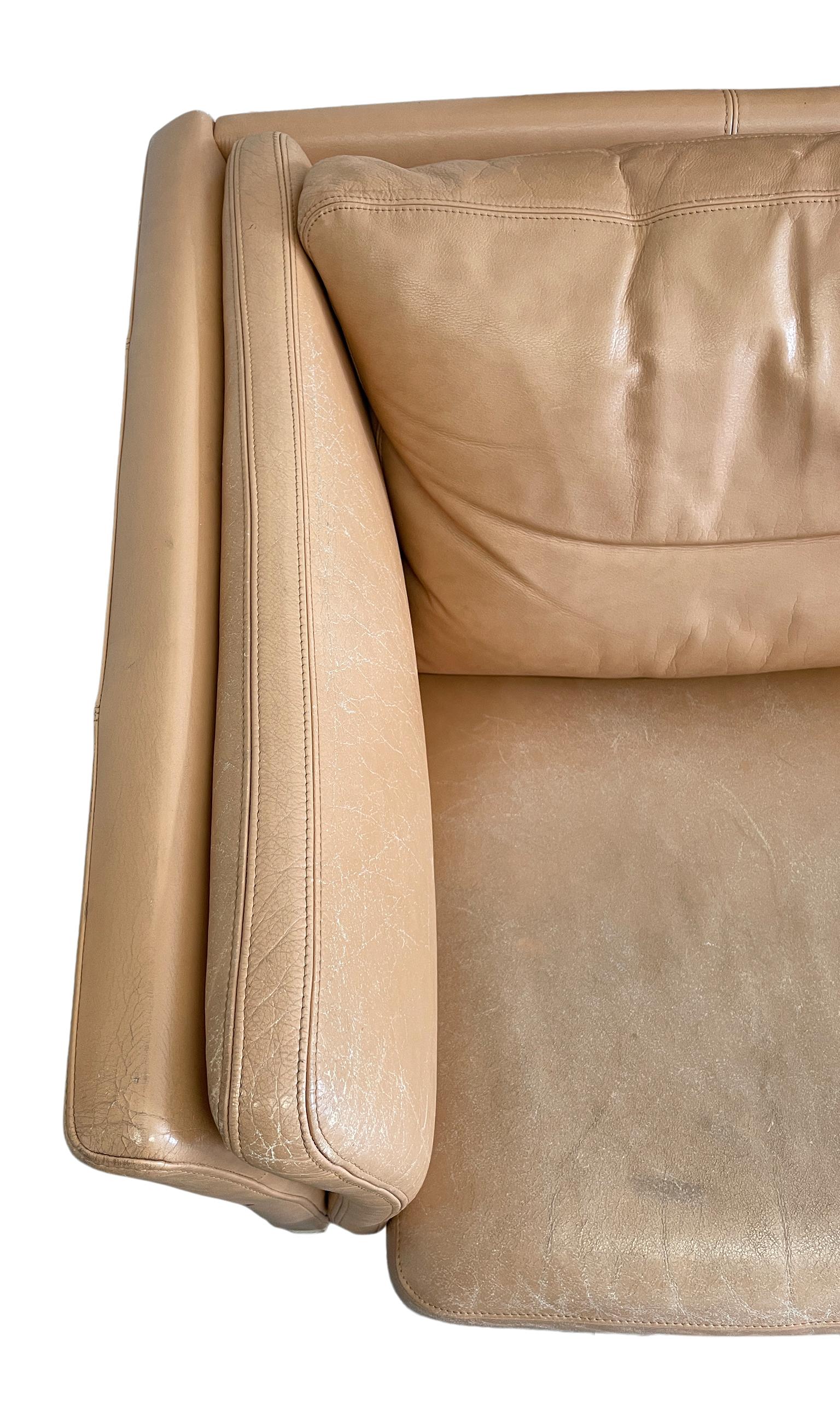 Mid Century Danish Modern Beautiful Tan Leather 2 Seat Sofa Birch Legs In Good Condition In BROOKLYN, NY