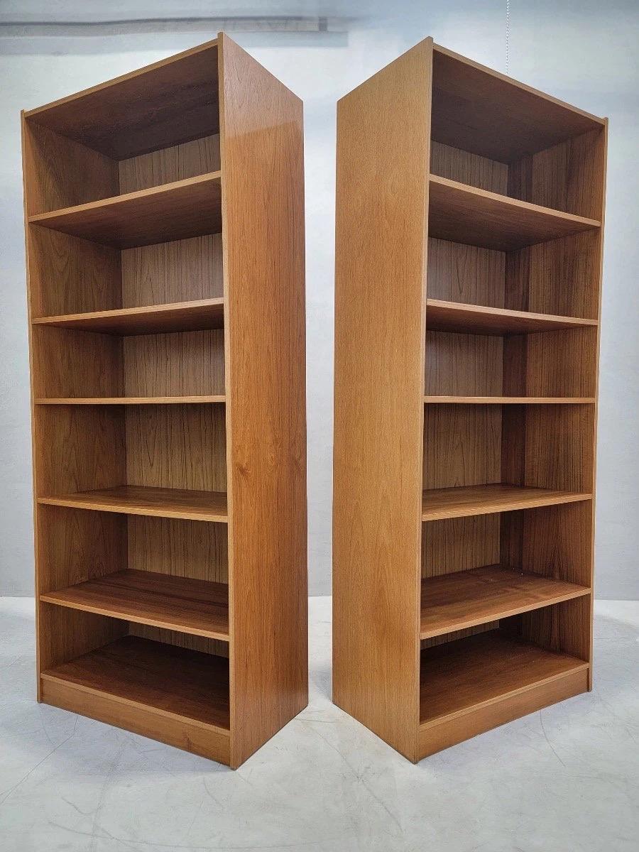 Mid Century Danish Modern Bookcases/Bookshelves - Set of 4 In Good Condition In Chicago, IL