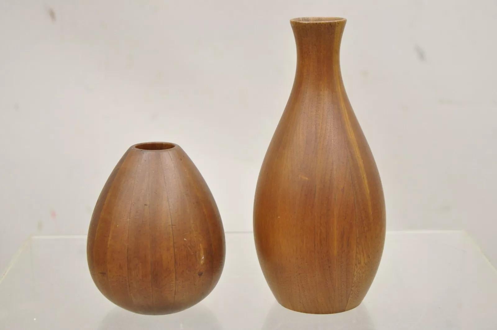 Vaso per boccioli di fiori in legno di teak scolpito a forma di bulbo - 2 pezzi in vendita 2