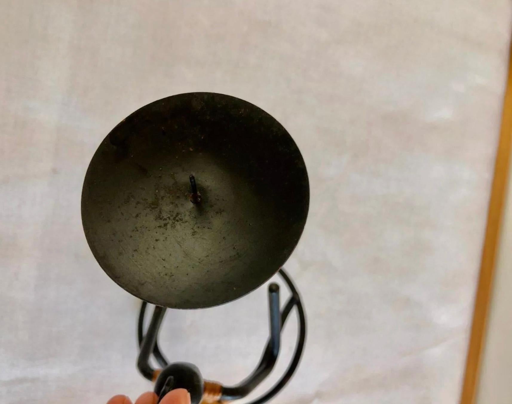 XX secolo Portacandele danese moderno di metà secolo, seduta in filo di ferro, vibrazioni etniche africane, anni '70 in vendita