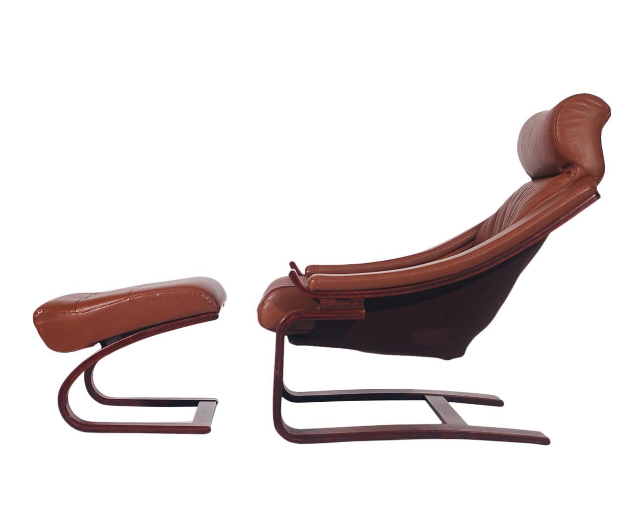 Mid-Century Danish Modern Cantilevered Leather Lounge Chair with Foot Stool In Good Condition In Philadelphia, PA
