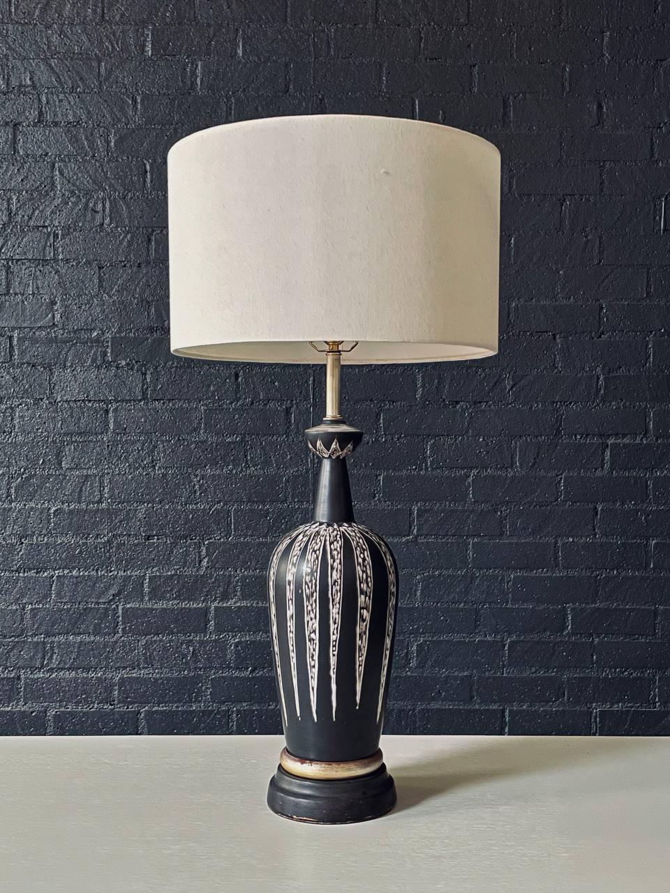 Mid-Century Modern Lampe de table moderne danoise du milieu du siècle en céramique par Soholm, Danemark - Signée en vente