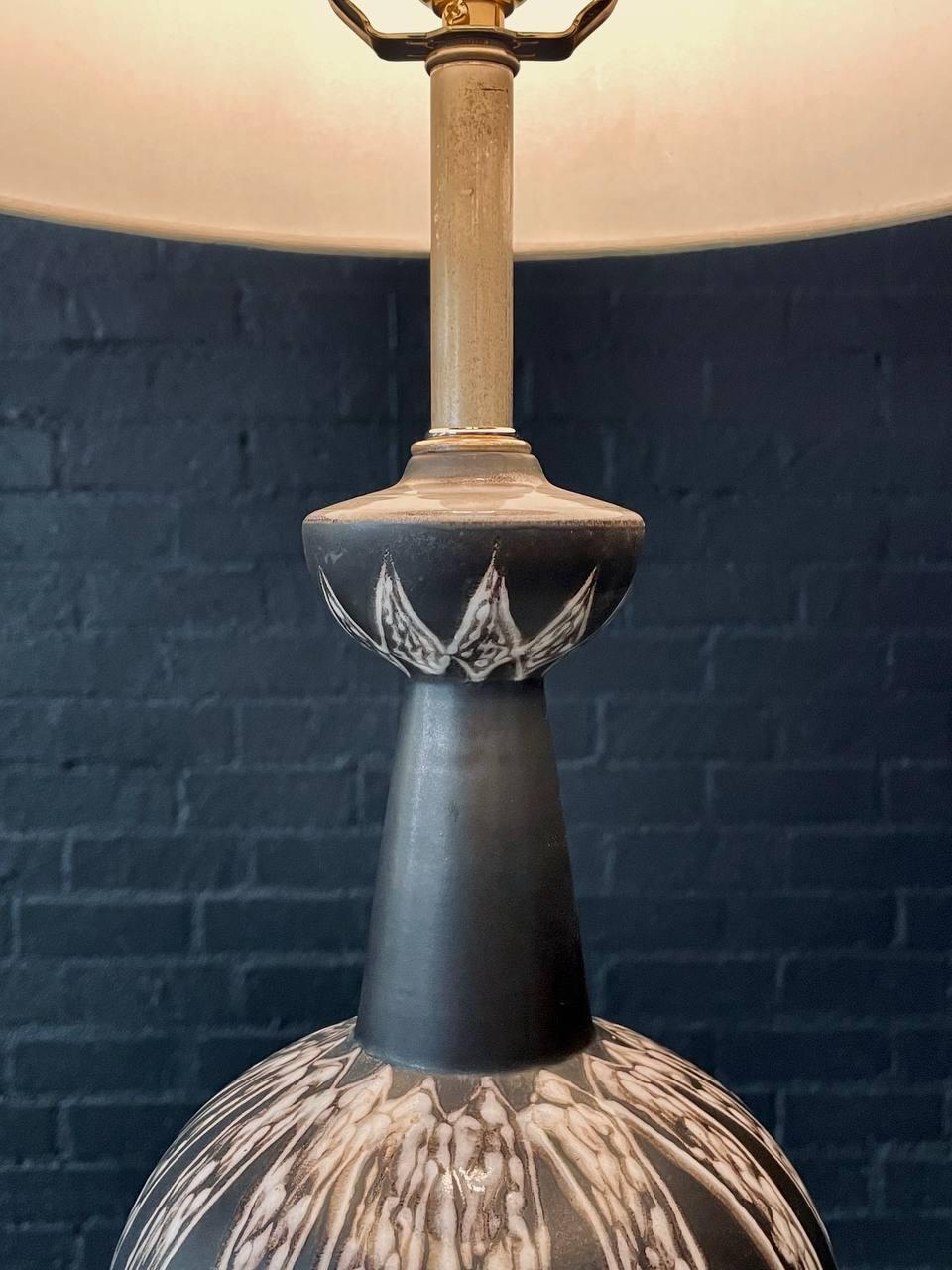Céramique Lampe de table moderne danoise du milieu du siècle en céramique par Soholm, Danemark - Signée en vente