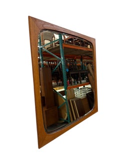 Mitte des Jahrhunderts Dänisch Modern Clark Eaton Teak abgeschrägter Wandspiegel