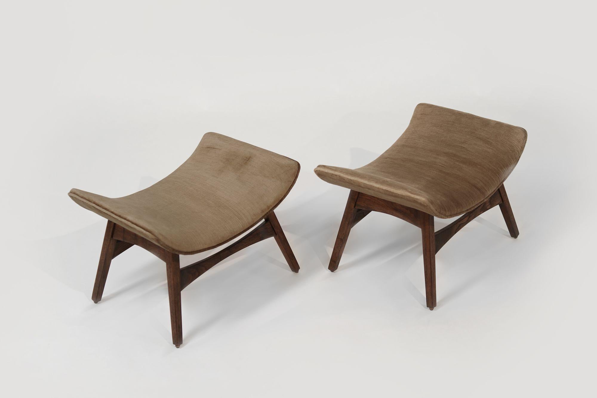 Danese Sgabelli curvi danesi moderni di metà secolo, CIRCA 1950 in vendita