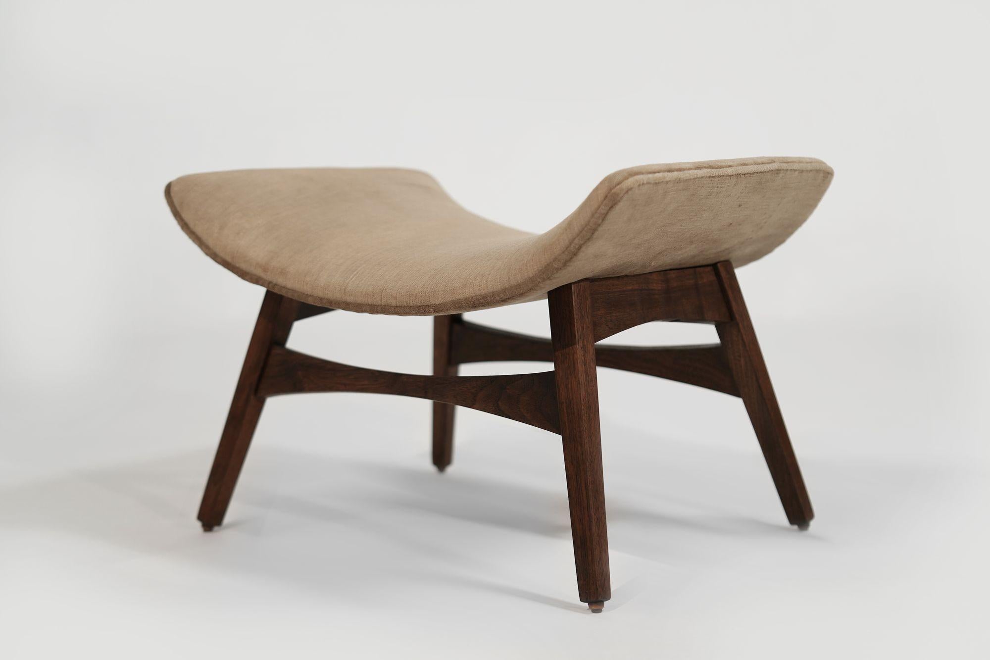 XX secolo Sgabelli curvi danesi moderni di metà secolo, CIRCA 1950 in vendita
