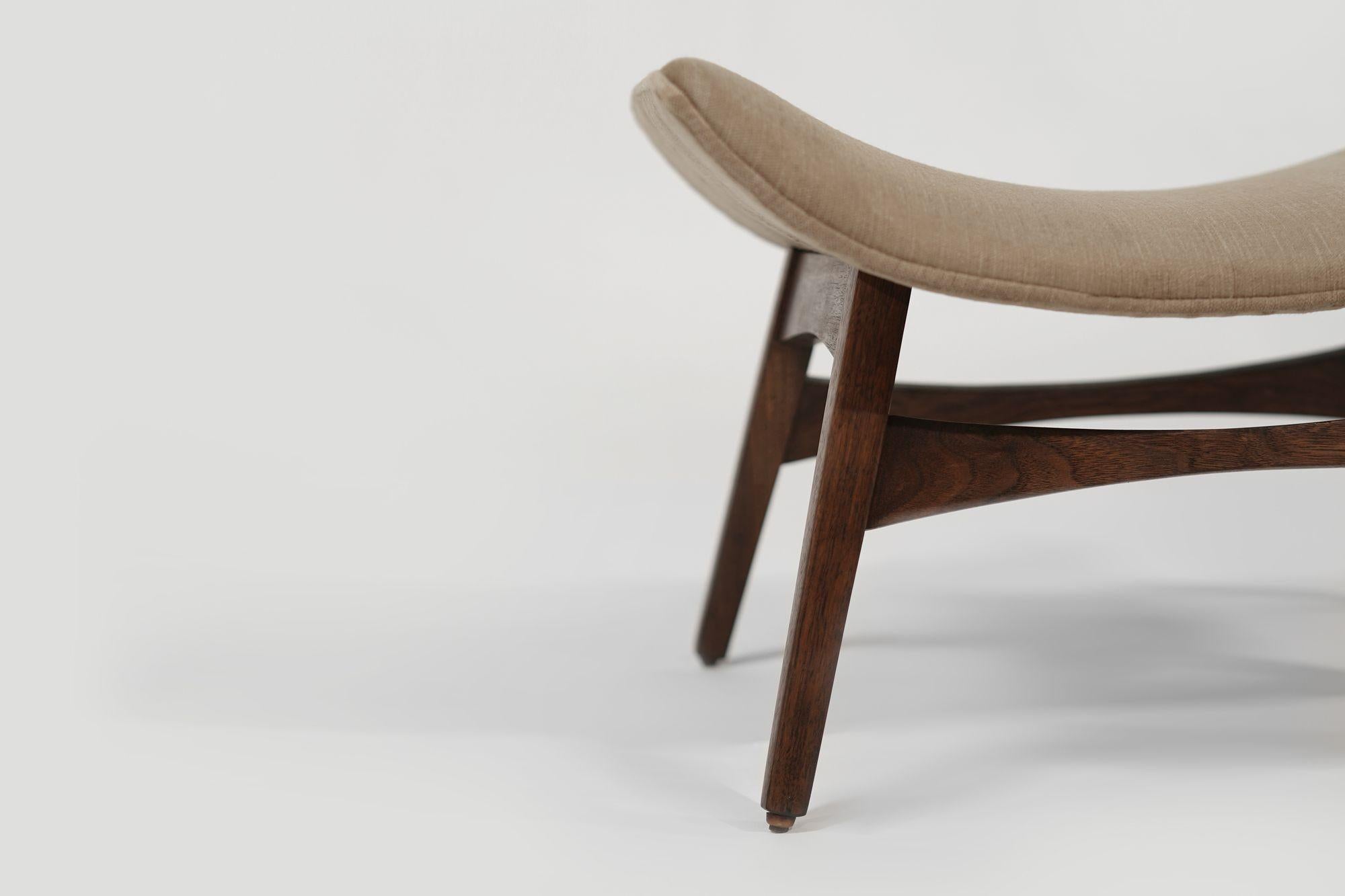 Ciniglia Sgabelli curvi danesi moderni di metà secolo, CIRCA 1950 in vendita