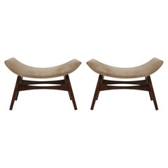 Tabourets incurvés du milieu du siècle The Modern, Circa 1950s