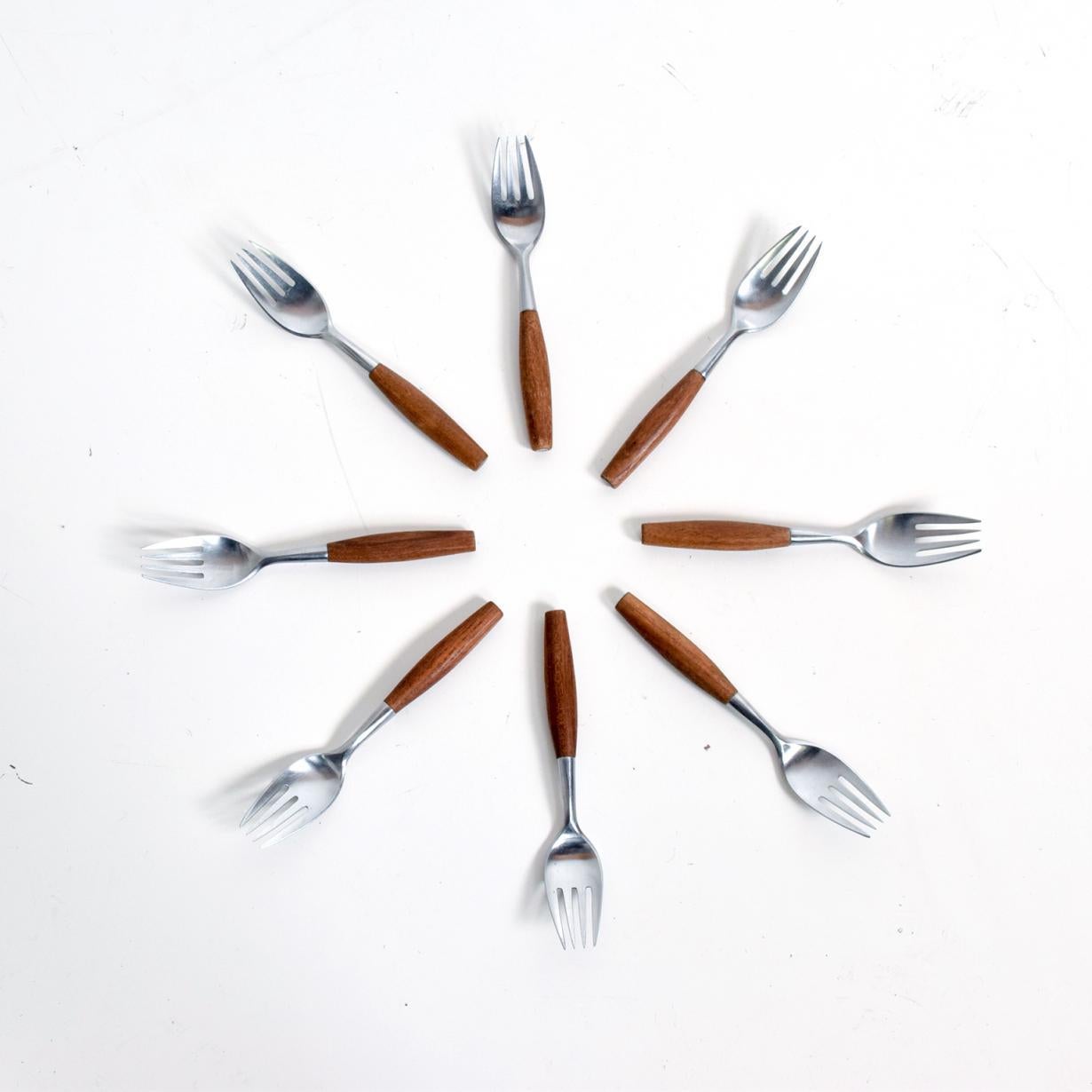 Midcentury Danish Modern Dansk Flatware Set 53 Pieces Teak Stainless Fjord Jens In Good Condition In Chula Vista, CA