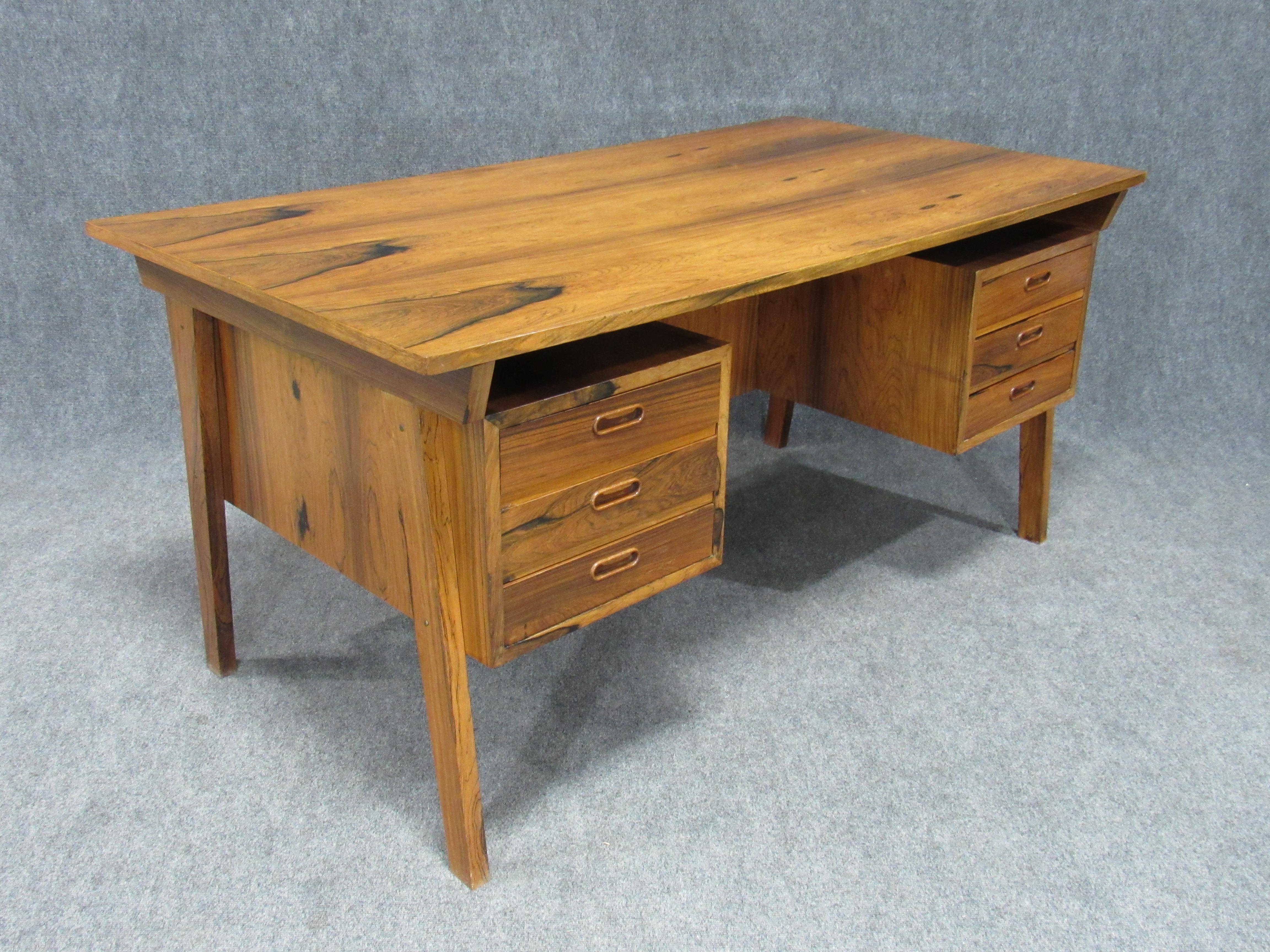 Midcentury Danish Modern Desk Crafted in Dramatically Figured Rosewood 4