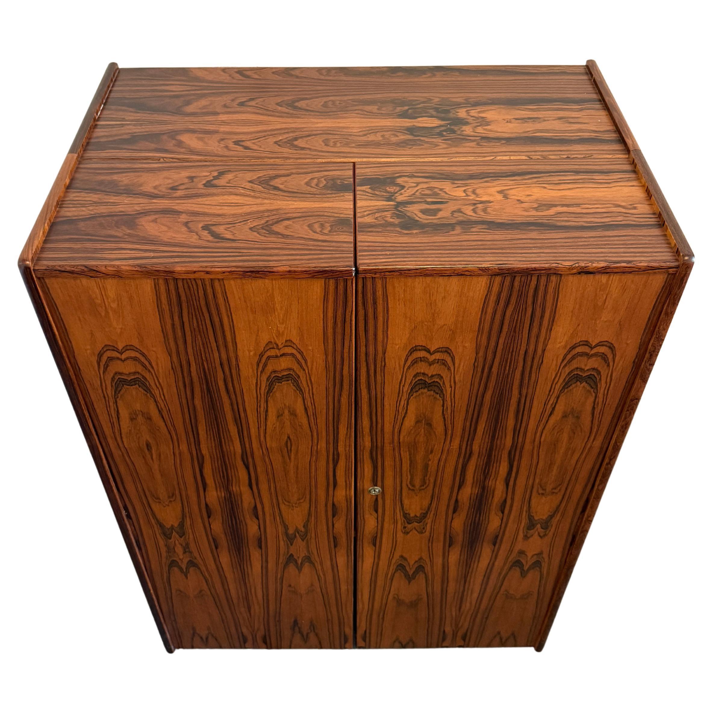 Mid-Century Modern Bureau moderne danois du milieu du siècle en palissandre et boîte magique Meier en vente