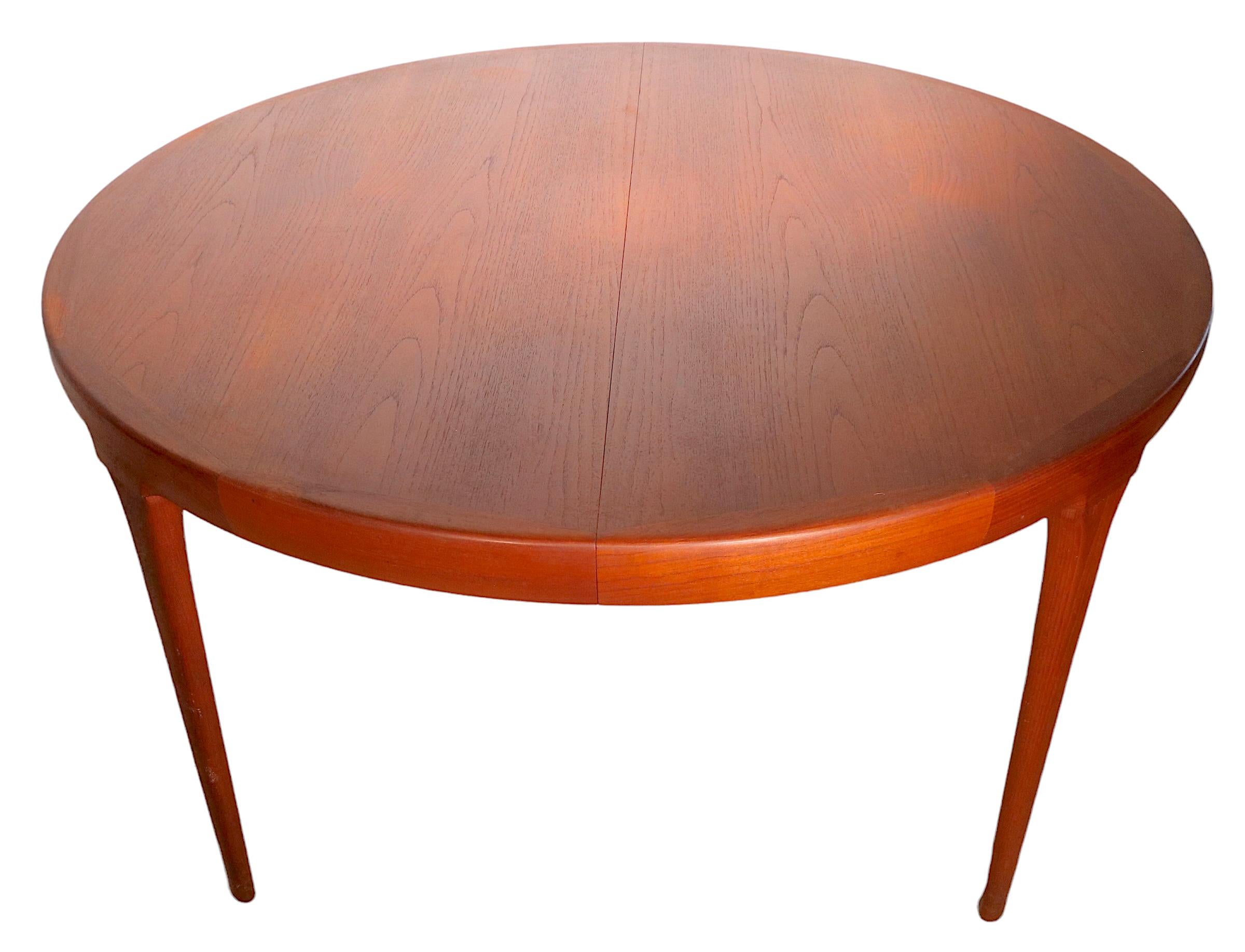 Mid-Century Danish Modern Dining Table by Kofod, Larsen for Faarup Mobelfabrik  In Good Condition In New York, NY