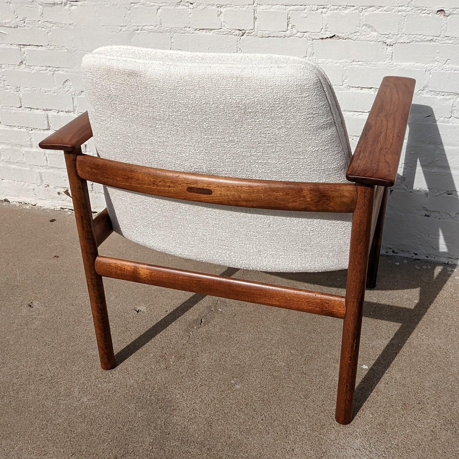 Mid Century Danish Modern Dokka Mobler Side Chair In Good Condition For Sale In Tulsa, OK