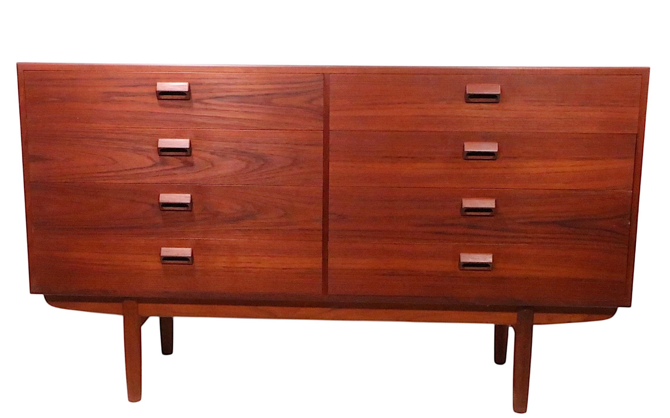 Mid Century Danish Modern Dresser by Boge Mogensen for Soberg Mobelfabrik in vendita 8